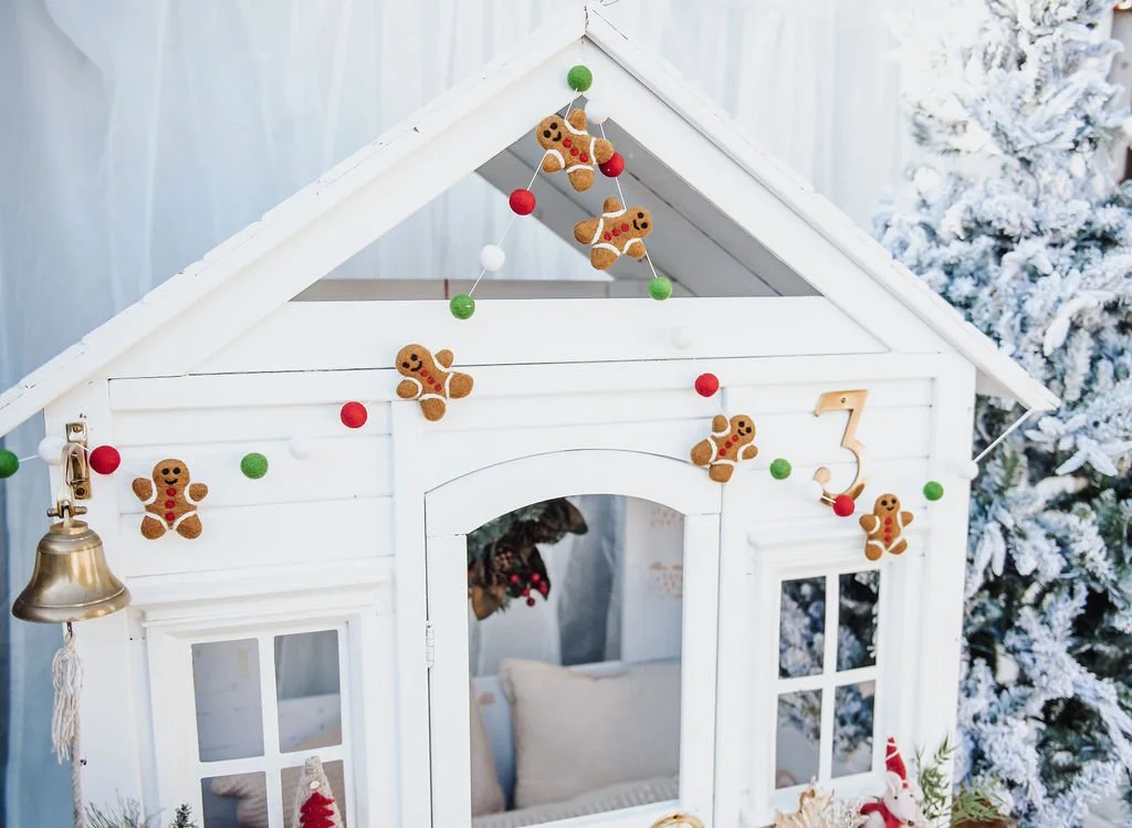 Gingerbread Man Christmas Cubby House Garland