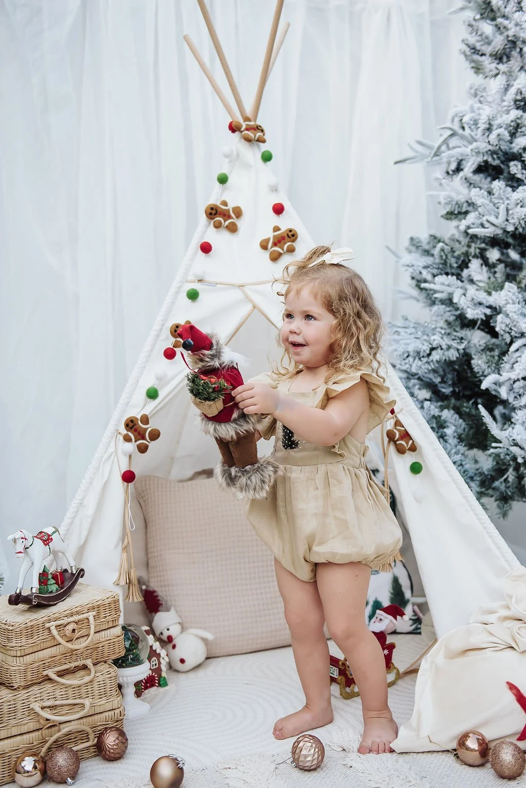 Gingerbread Man Christmas Teepee Tent Garland