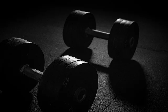 Lifting weights can cause localised muscle damage which we feel as soreness in the proceeding days.