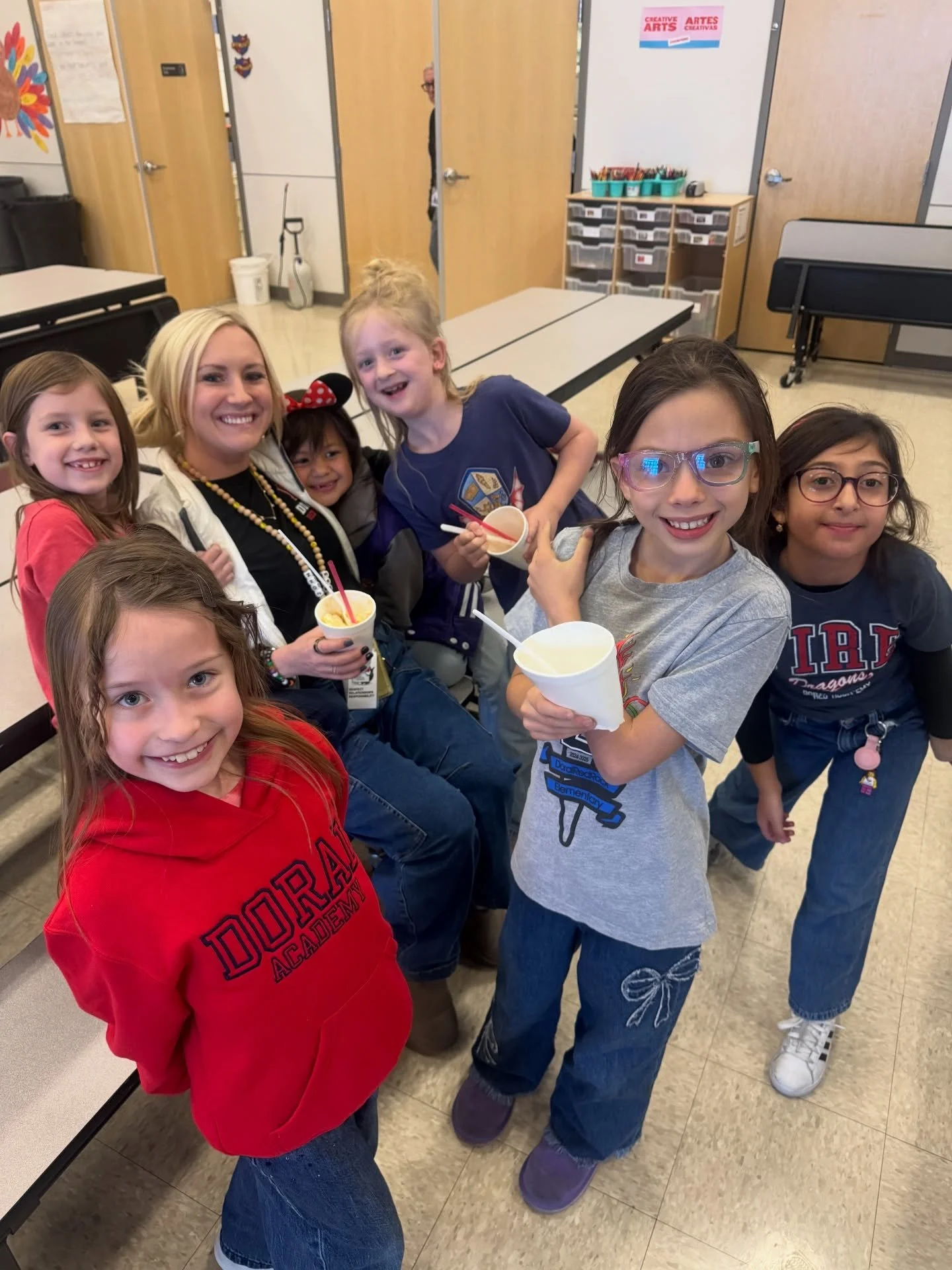 Second grade had a yummy root beer float or ice cream with sprinkles party!! Congratulations on winning the 2025 candy drive and bringing in the sweetest haul 
.
.
#doralredrockelementaryptso #doralredrockelementarylv #doralredrockelementary #doralre