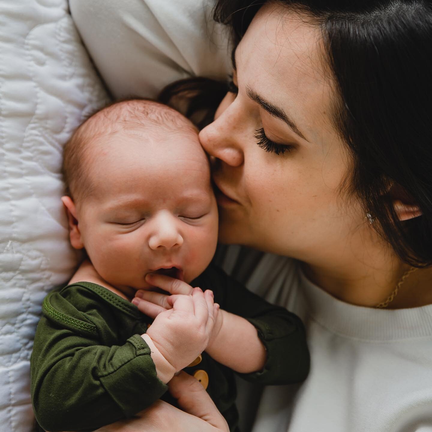 Can almost smell that beautiful baby head from here. Did you know that smell is a biological bonding tool to draw us to these very needy little humans? And studies show you don&rsquo;t have to have given birth for your brain to respond positively to 