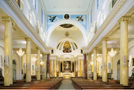 LITTLE-ITALY-The-interior-of-St-Peter’s-Italian-church-London-.jpg