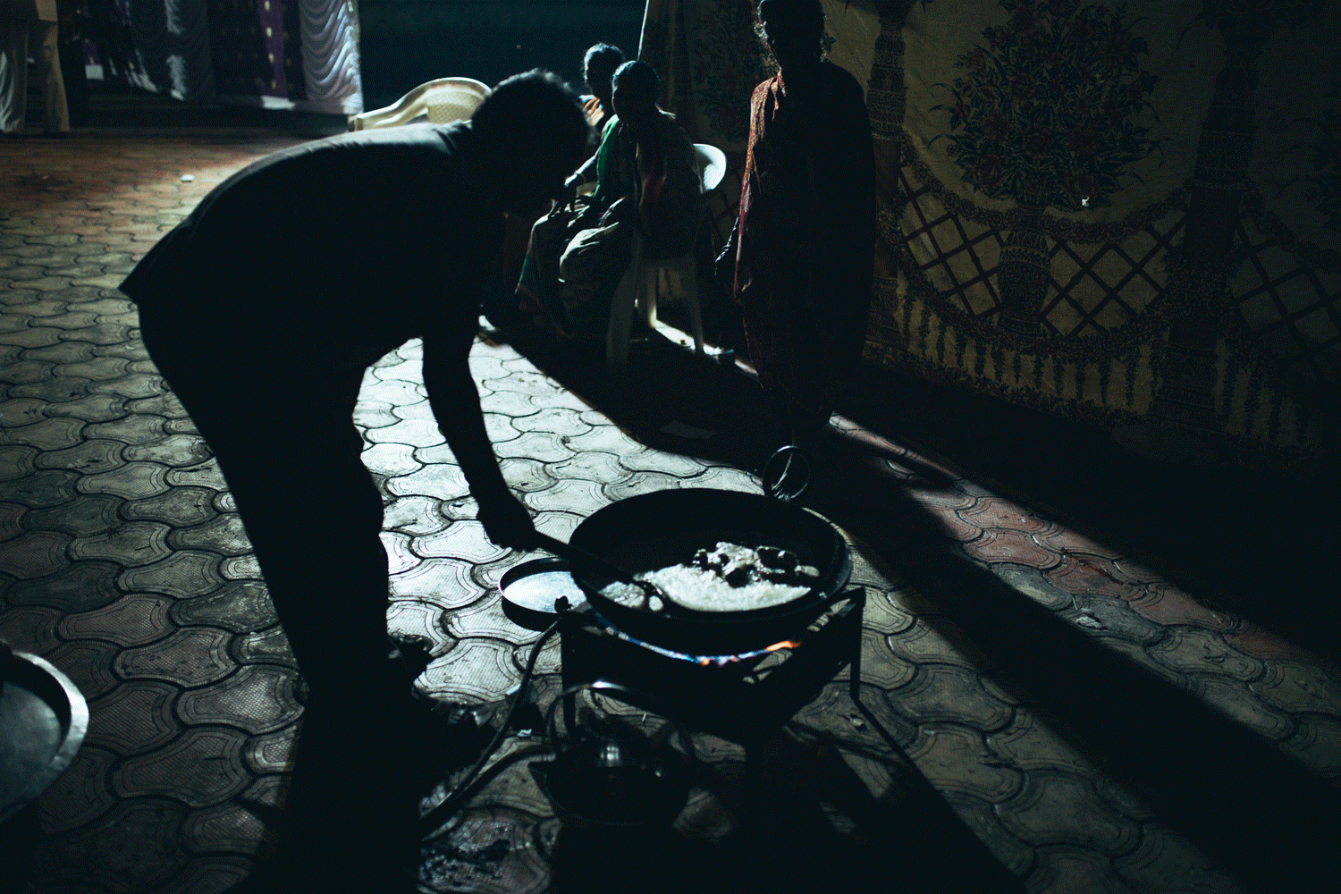 man-cooking-2.gif