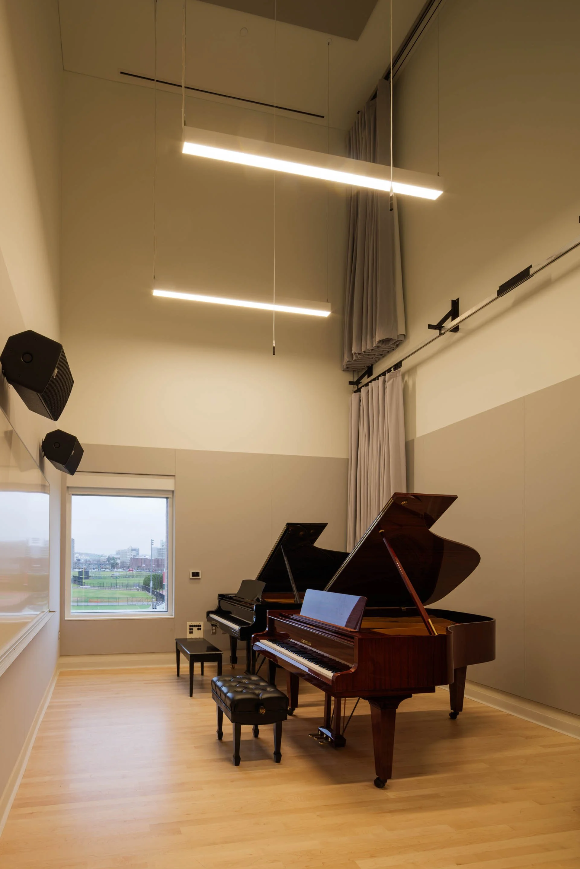 PianoRm_MIT_Music_W18_20241121_78A1544-Edit.jpg