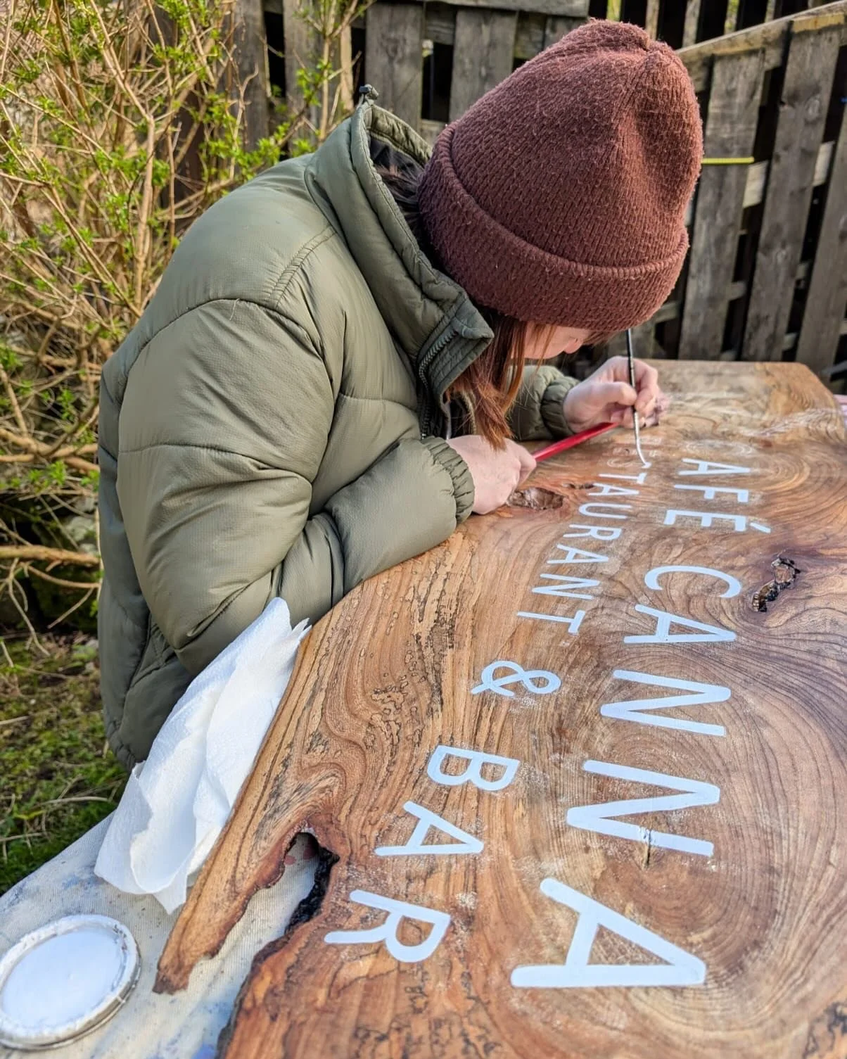So nice to be painting on a gorgeous slice of Elm tree for @cafe_canna 🌳 #newsign @theisleofcanna