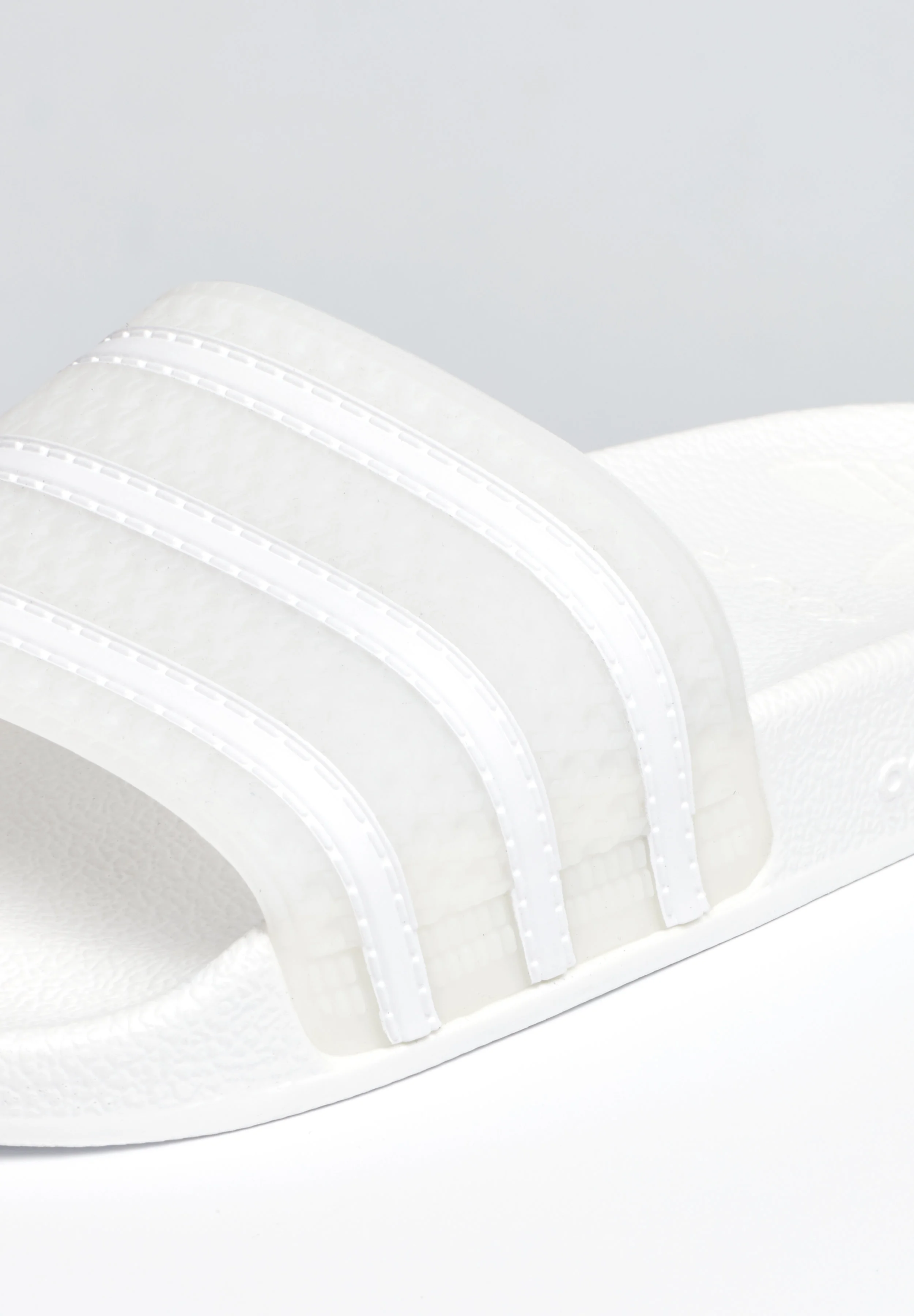 _0002_06_ADIDAS_ADILETTE ATHLETIC_DETAIL_004.jpg