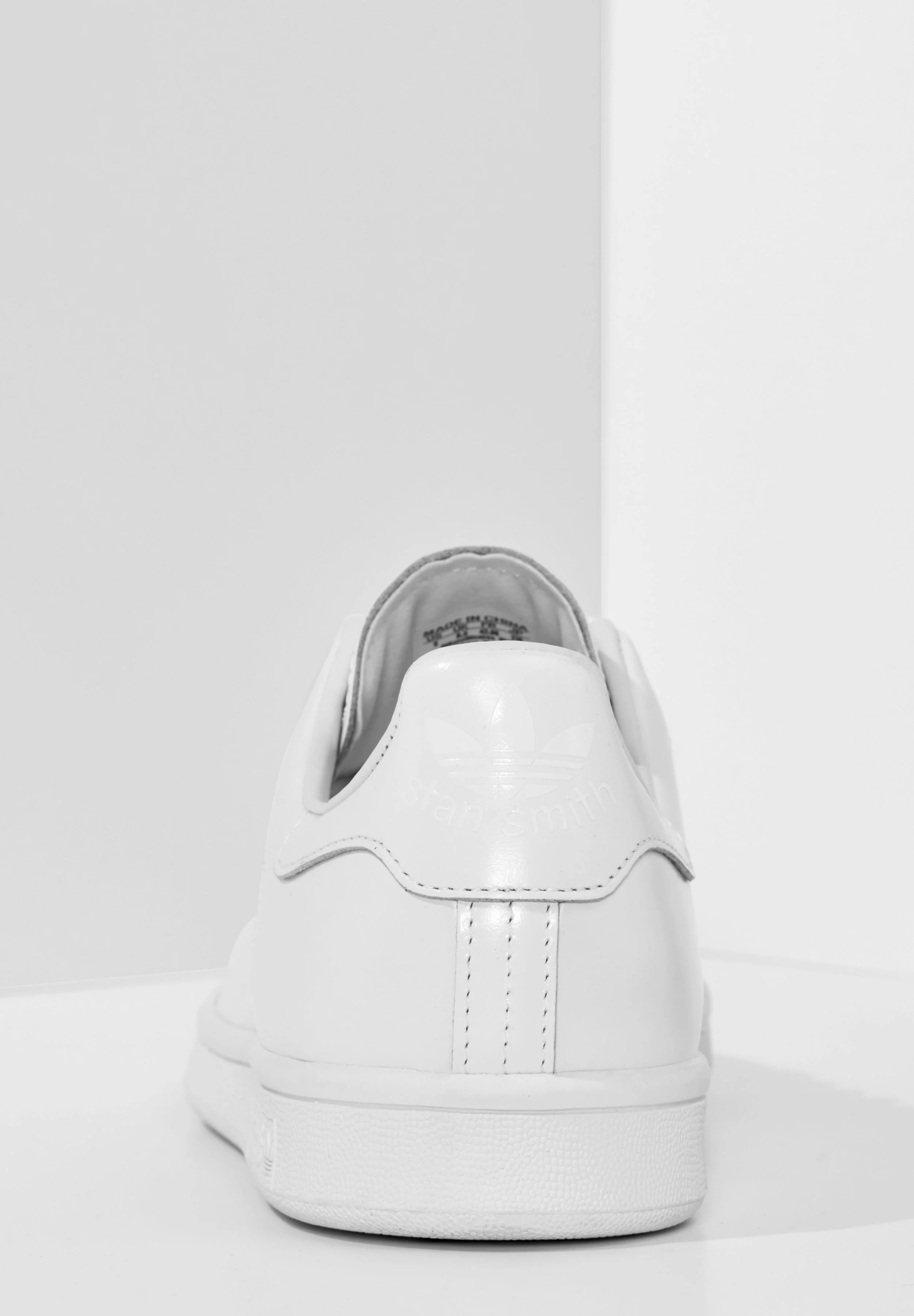 _0004_05_ADIDAS_STAN SMITH_HEEL SHOT_001.jpg