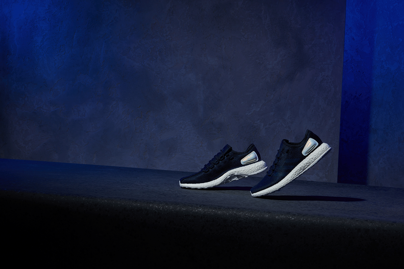 10.7.18_MiUltraboost_BluelightDistrict_Bright-0.gif