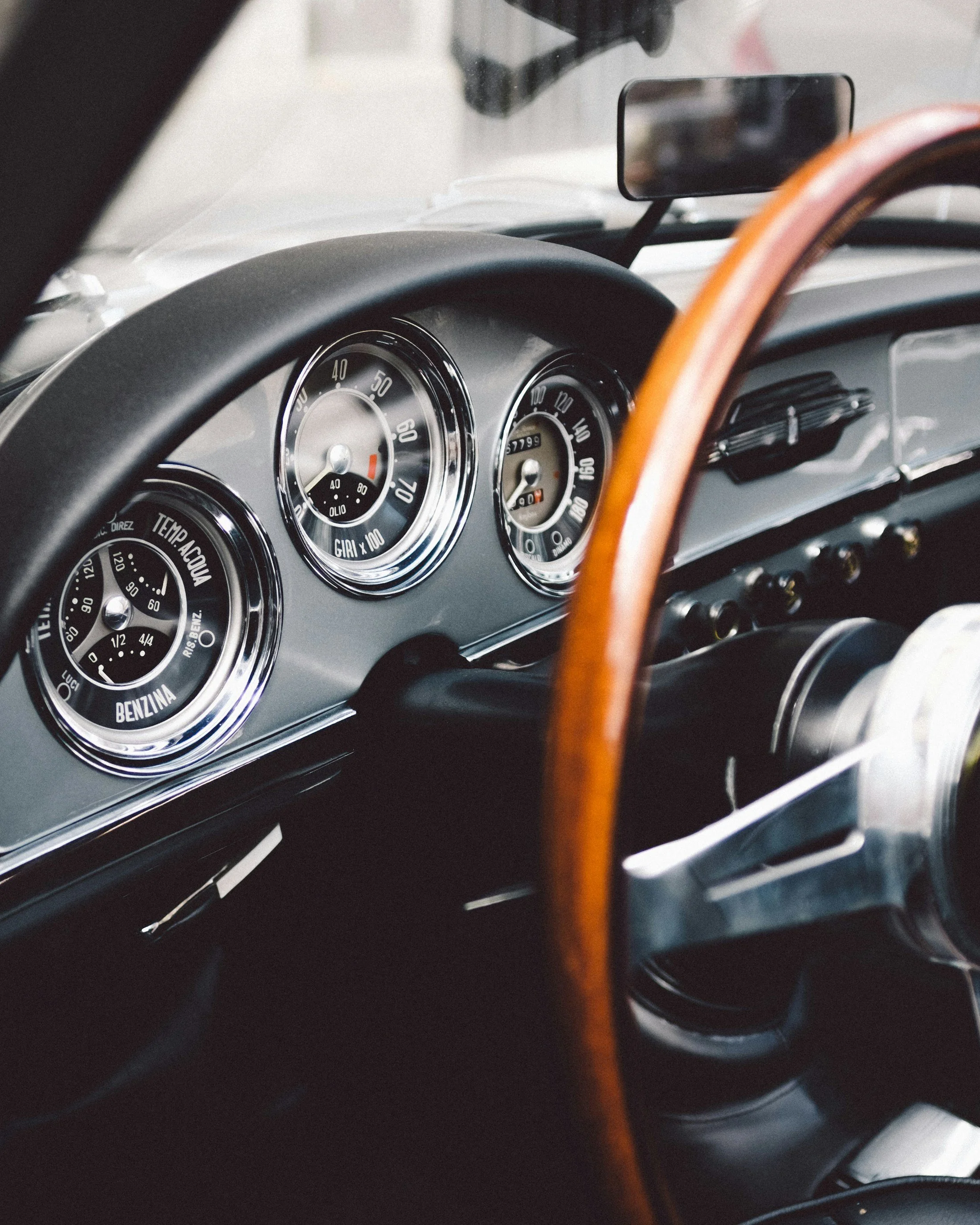 Drive Capital Forward: Luxury and Classic Car Loans with LONO