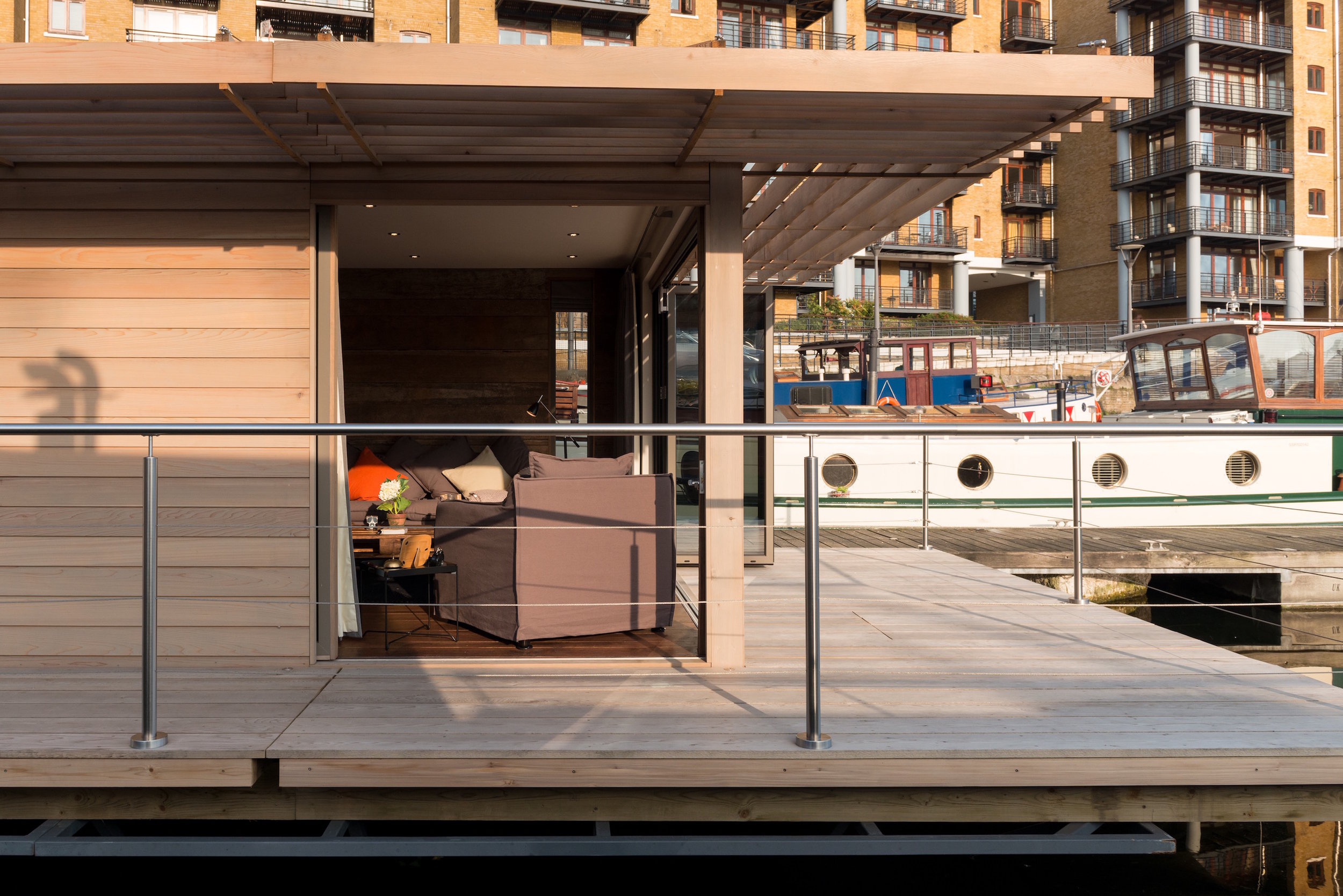 Eco Floating Home St Katharine Docks