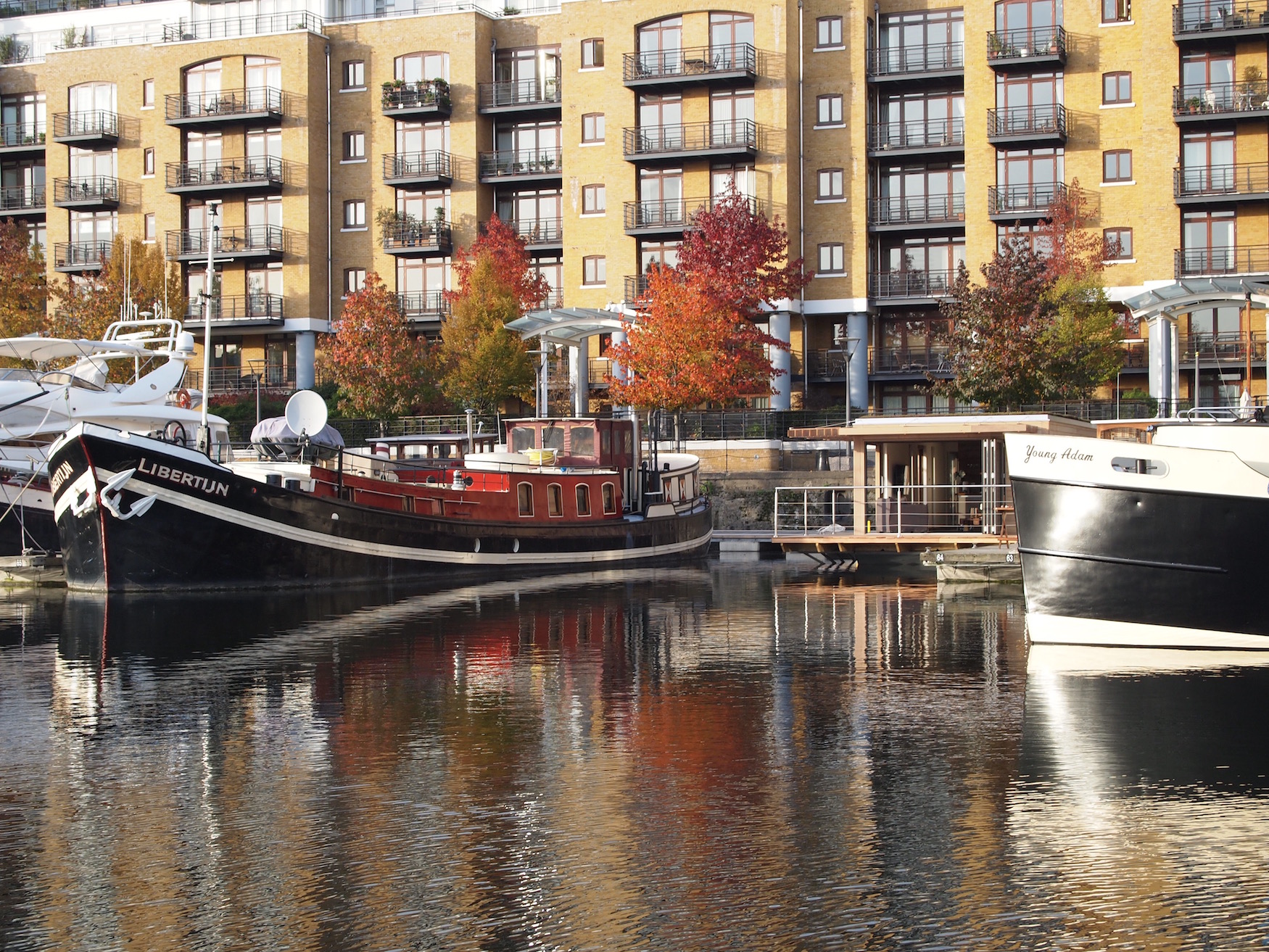 Autumn Eco floating home at St Katharine Docks