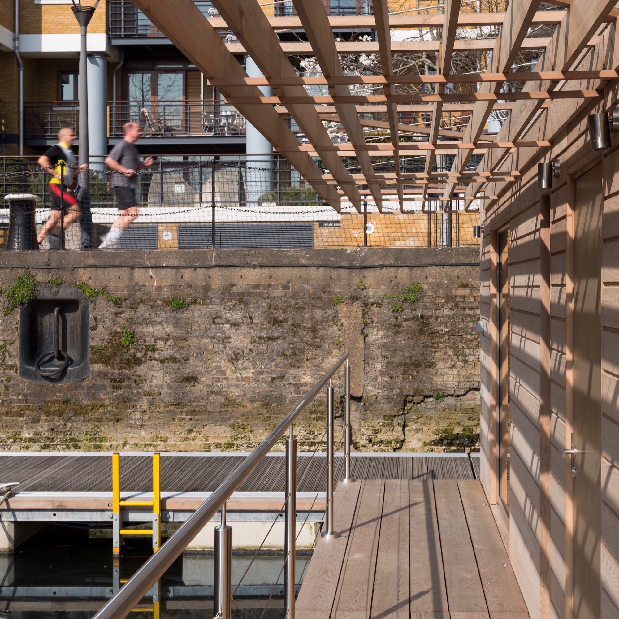 Sunnbreak at St Katharine Docks.jpg