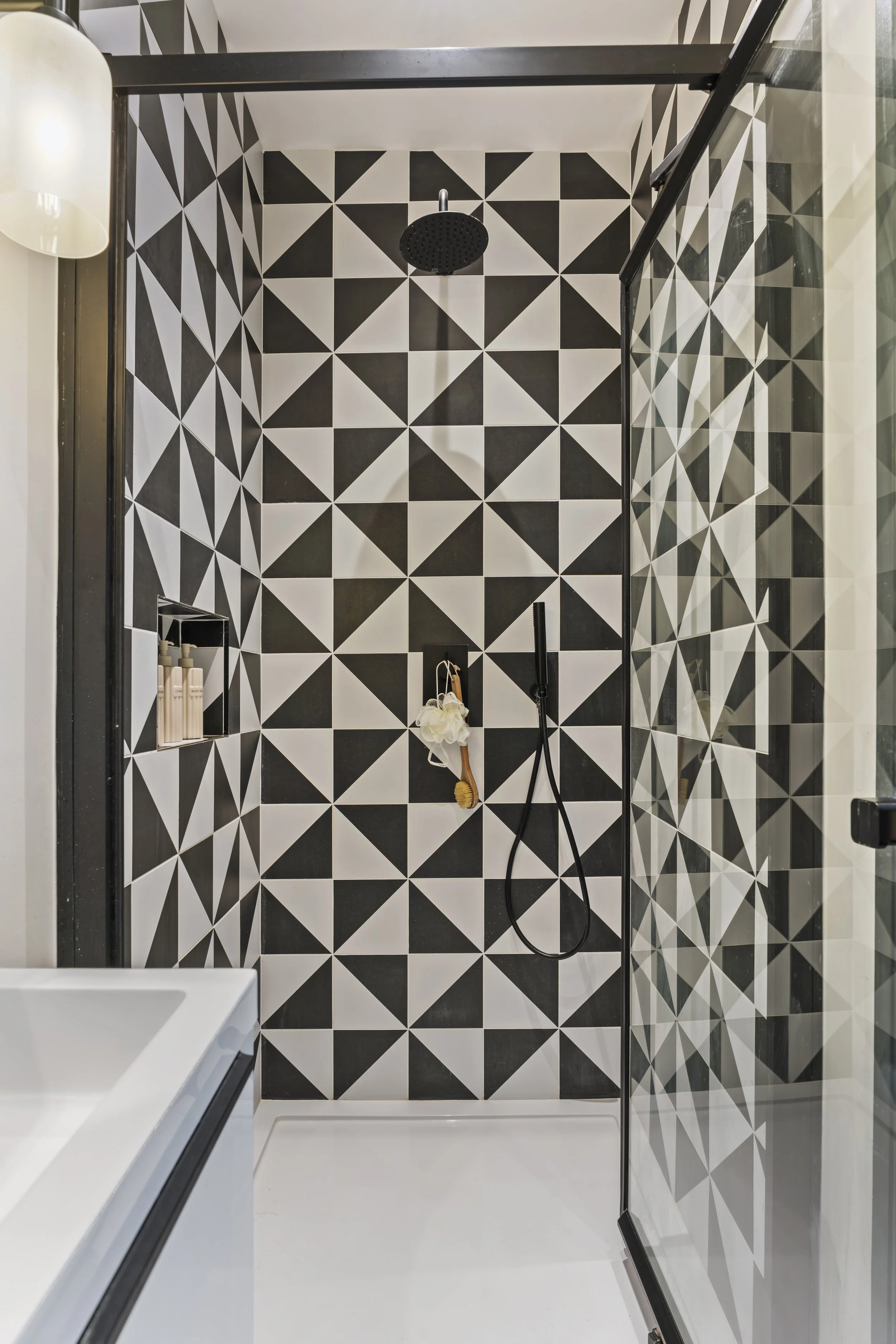 137 St James Drive SW17 7RP-30.jpg