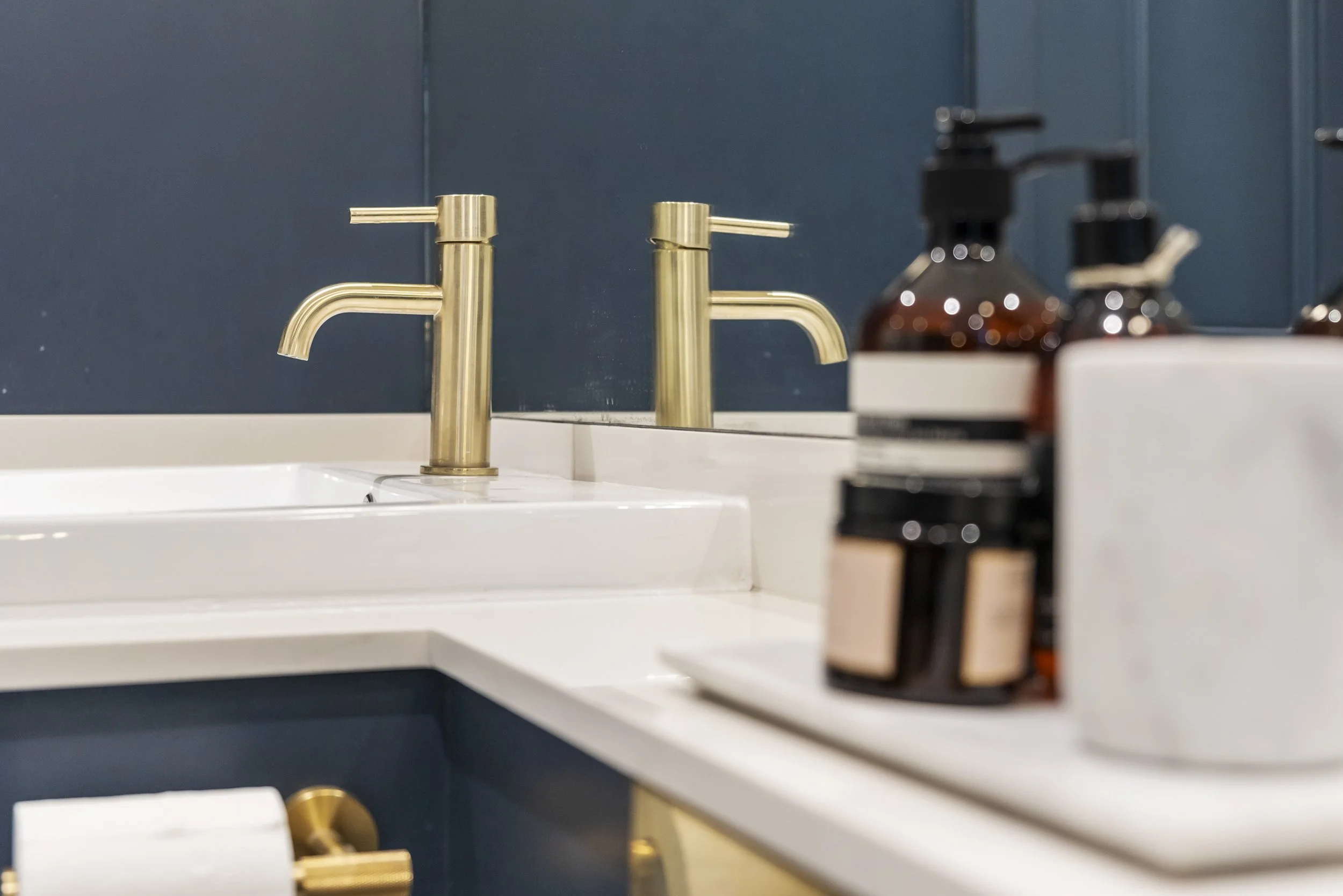 brass-bathroom-fittings.jpg