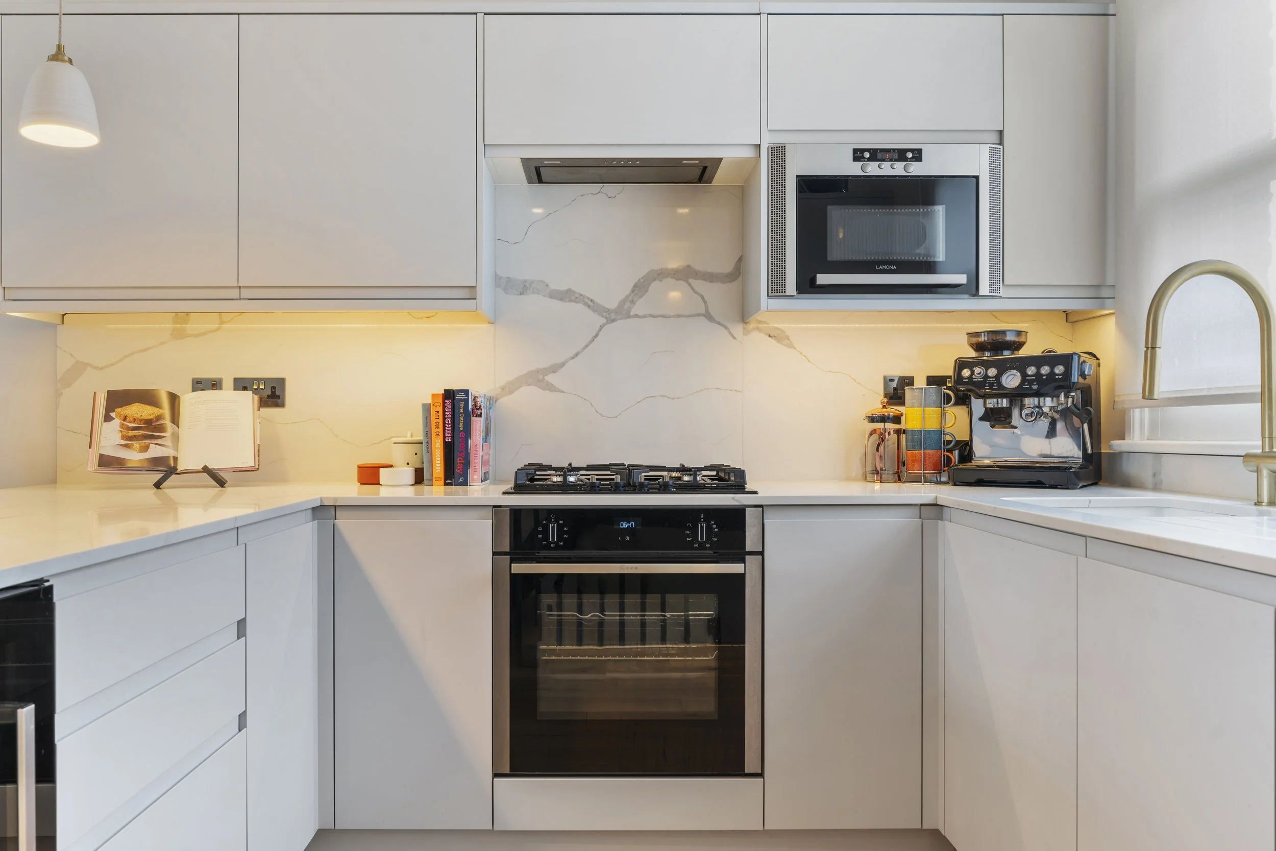 quartz-kitchen-worktop.jpg