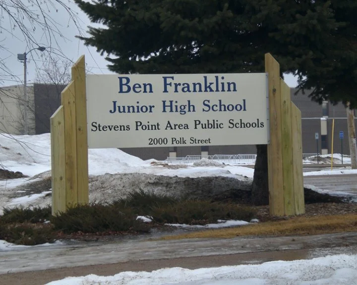 Sign016.jpg