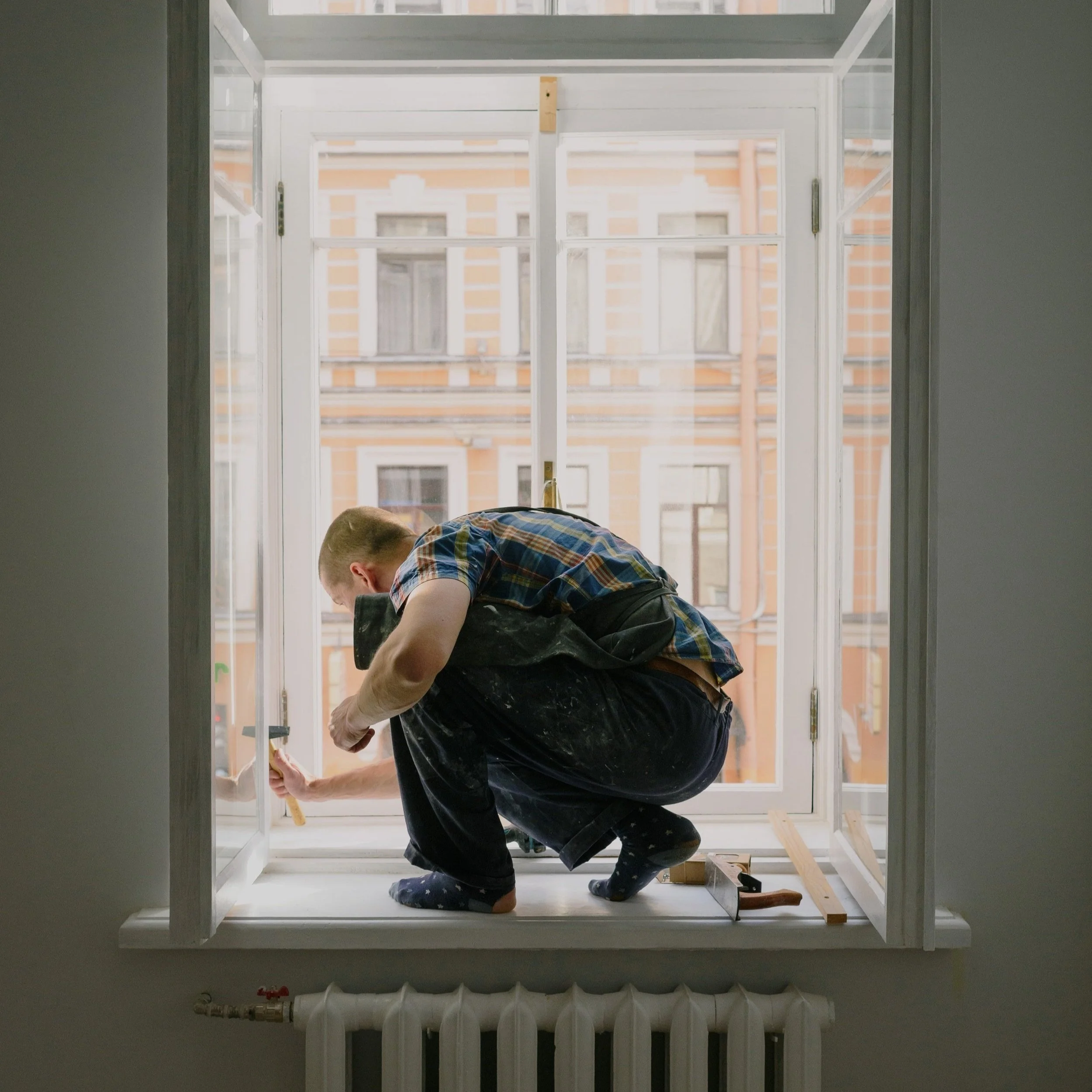 The Ultimate Guide to Caulking Your Windows • One Man & A Toolbox
