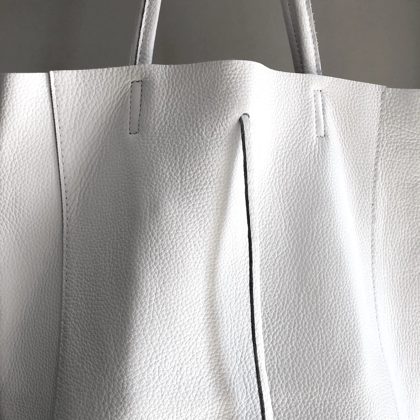 white+leather+bag+detail+lr.jpg