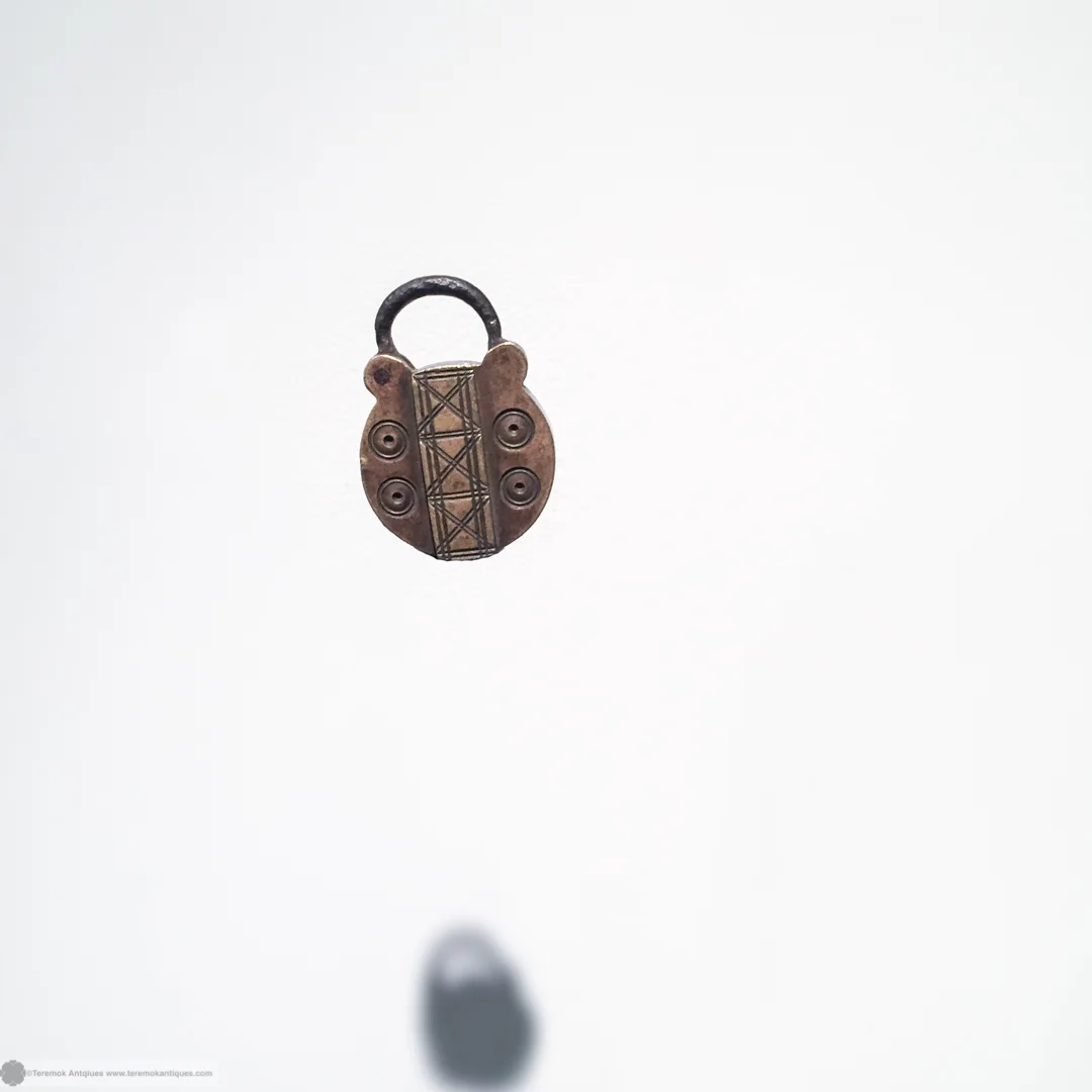 16_09_13_teremok_antiques_padlock_keys_023.jpg