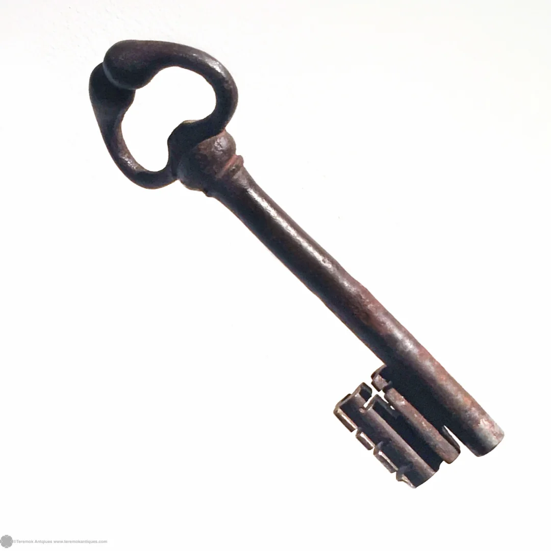 16_09_13_teremok_antiques_padlock_keys_006-06.jpg