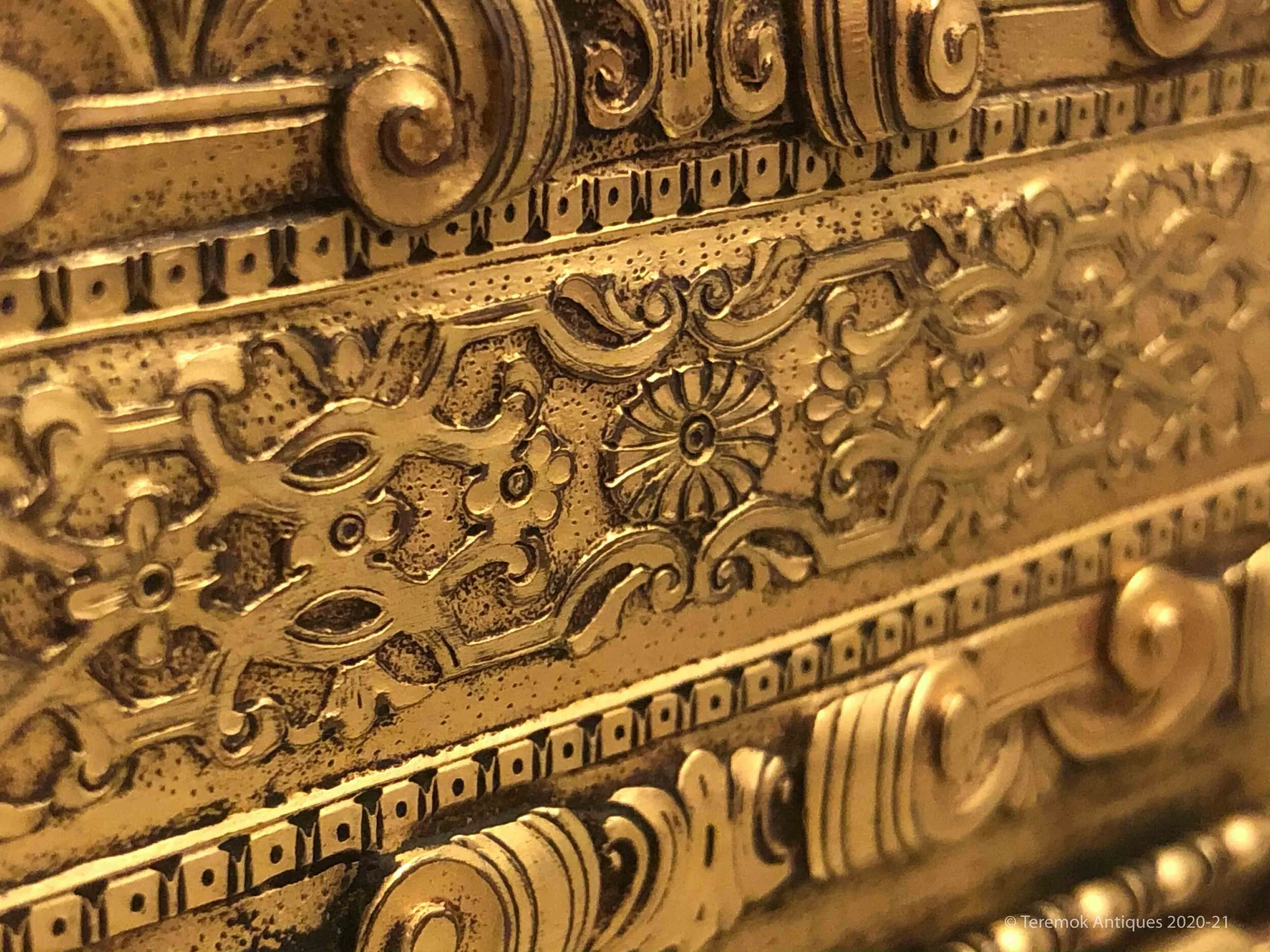 20_01_07_IMG_0473 copy-sq.jpg