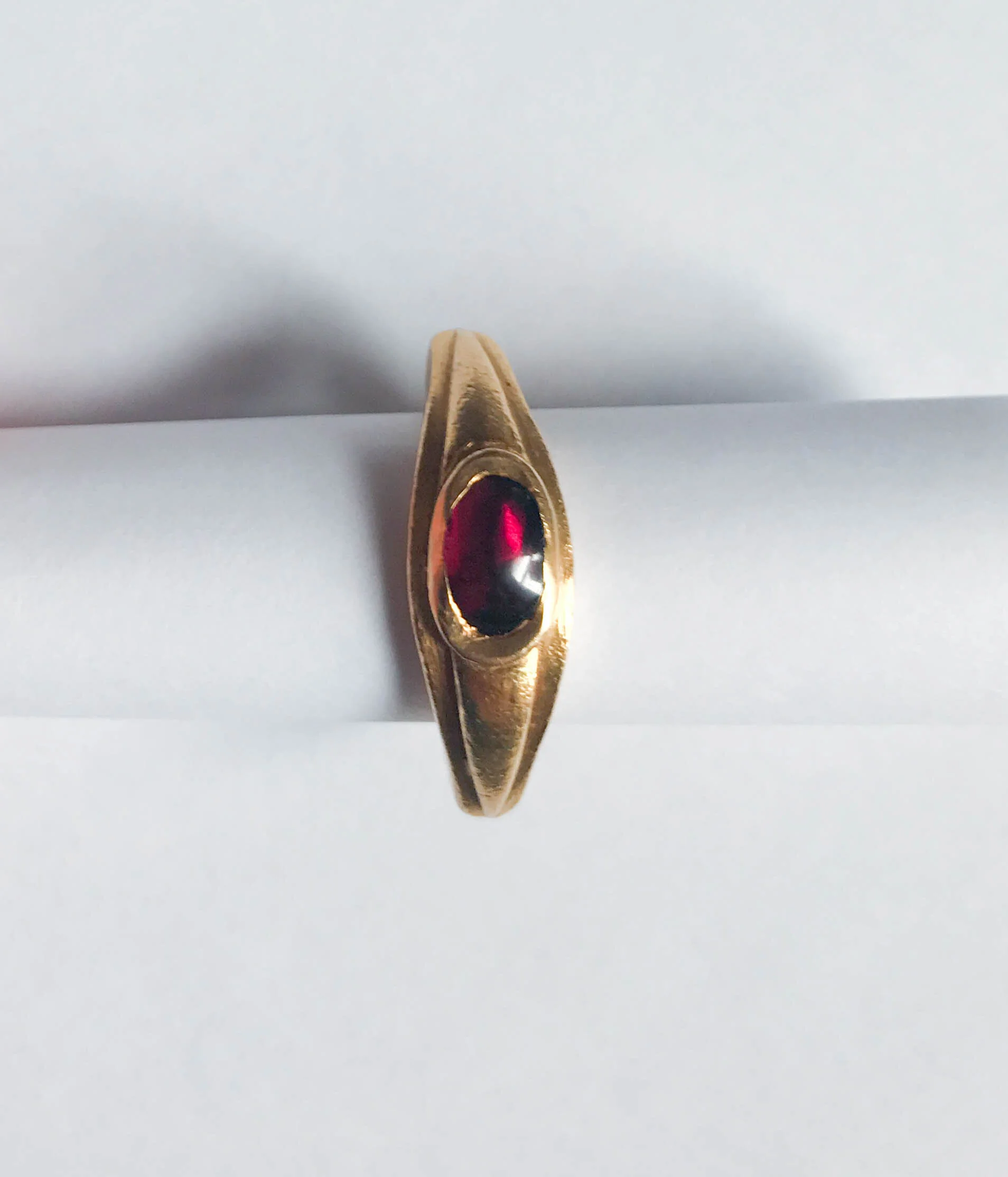 17_ring_roman_garnet_16_TrmkAntqs_0069.jpg