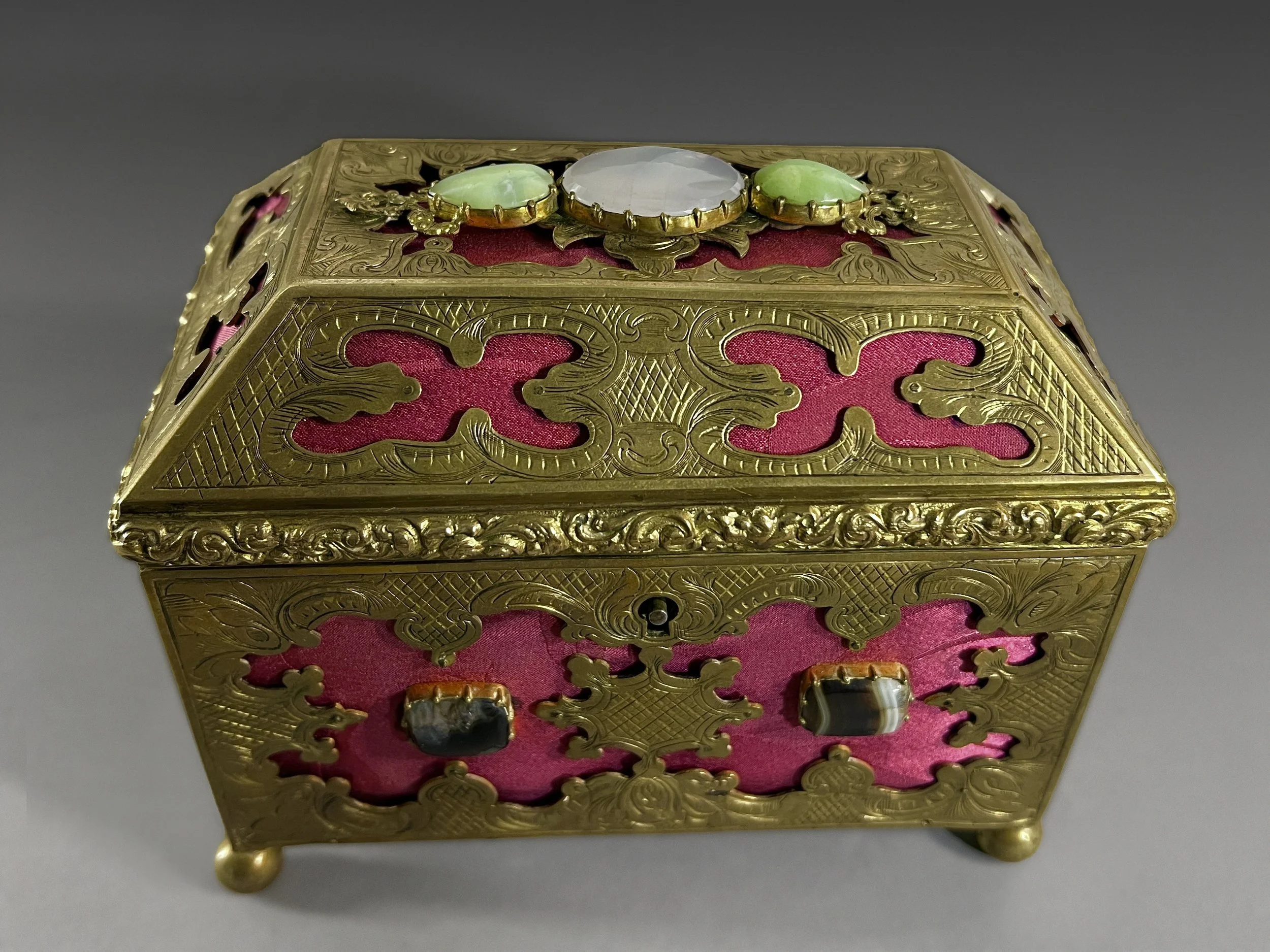 Carelian agate and sardonyx georgian claw set gemstones