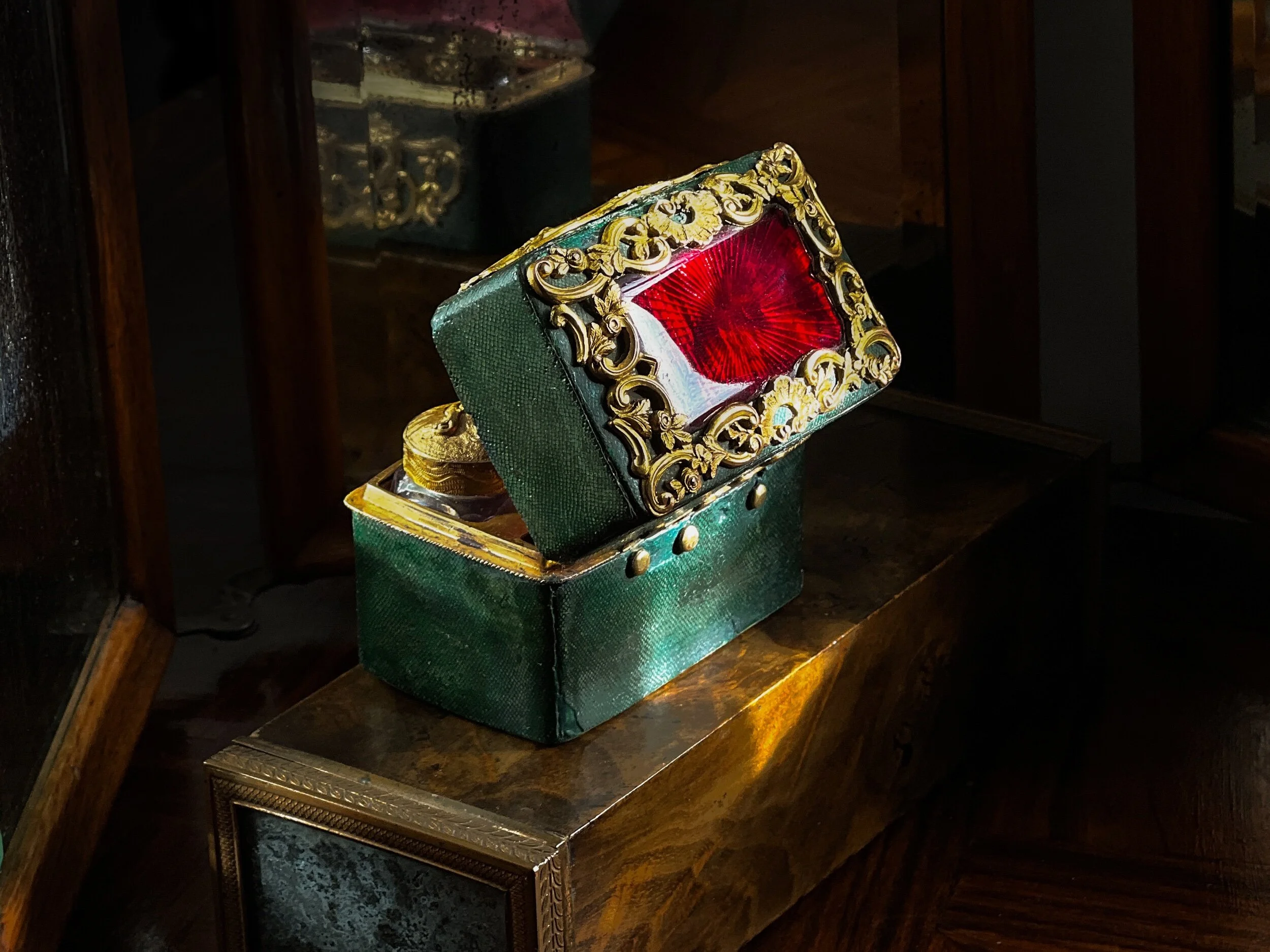 C84D1B9E-35B0-42B1-AF1E-3300BCD4DE29