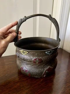 0575 25 Vssl 17th Venice Brass Handled Pot Enamelling-TrmkAntqs_0575.jpeg