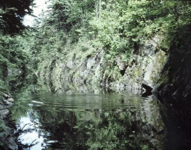 This is the "Deep Cut" as you would see in Shubie Park. It was created with the use of drills, picks and gun powder.