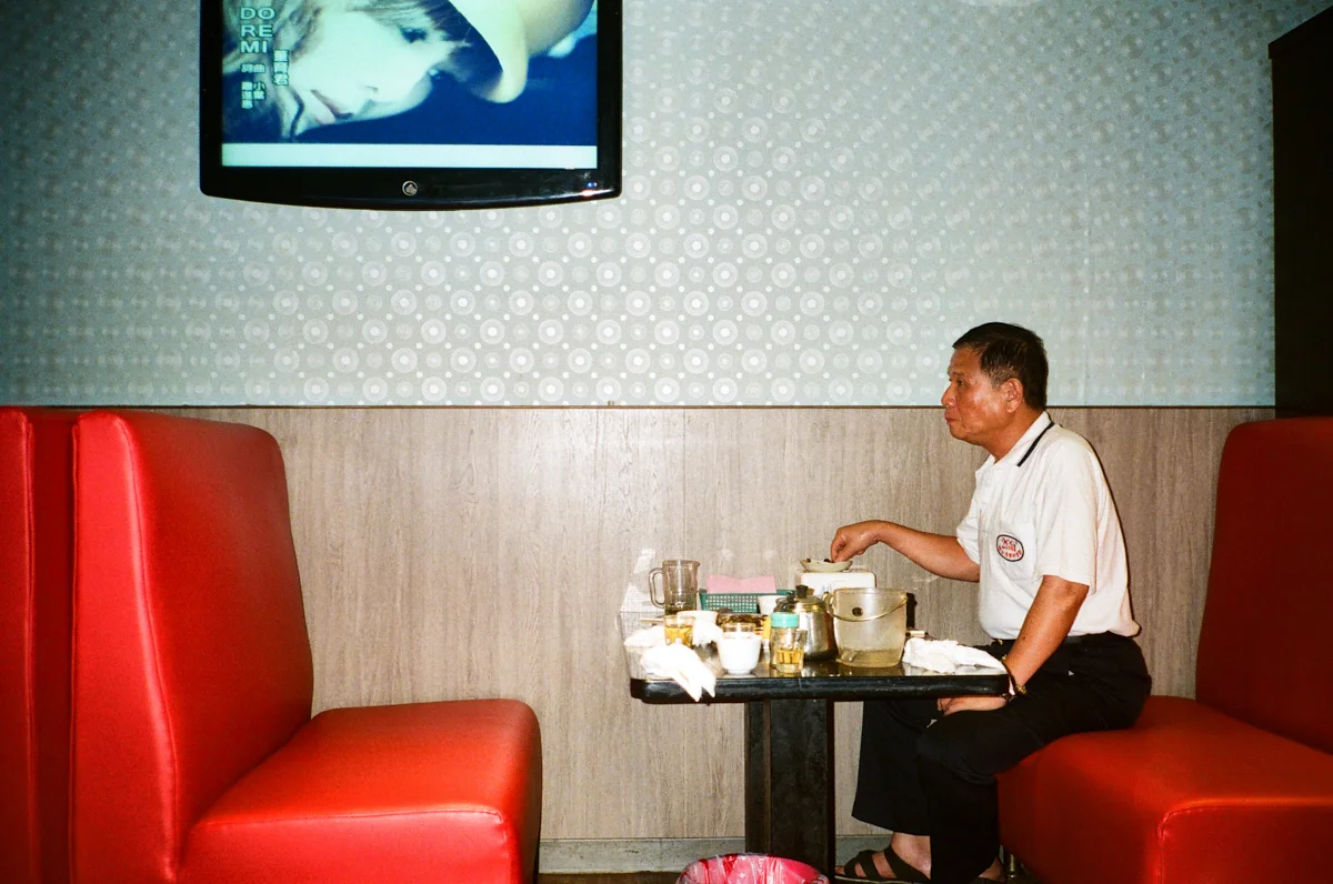 couple dining in taiwan, 2017