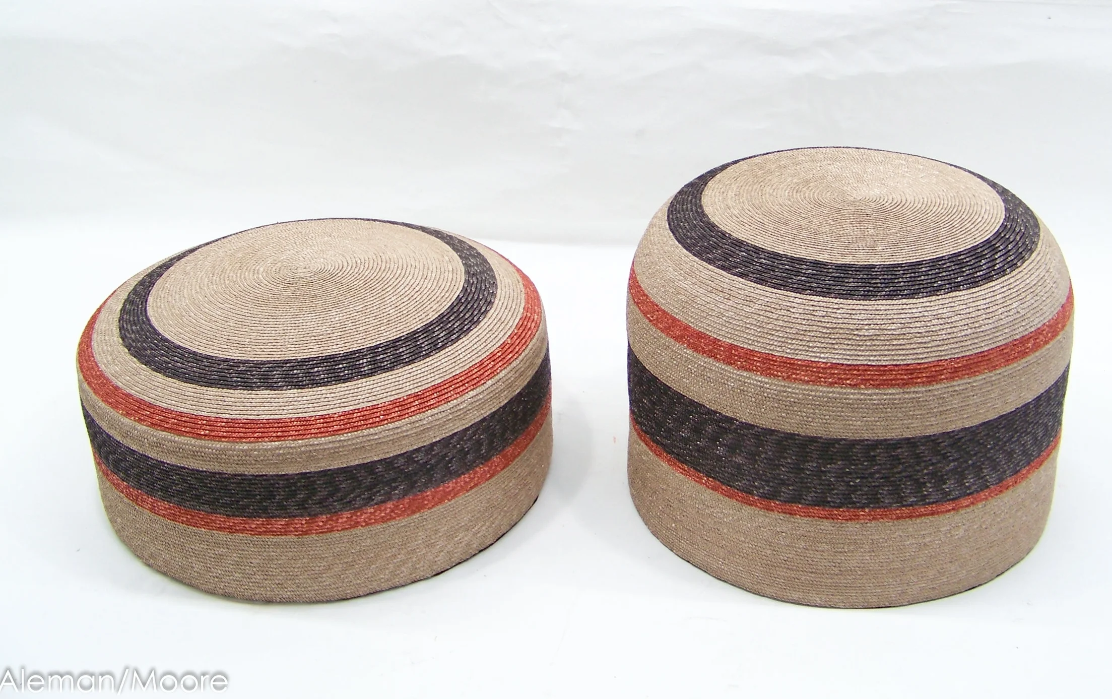 O-Cushion, U-Pouf-001.jpg