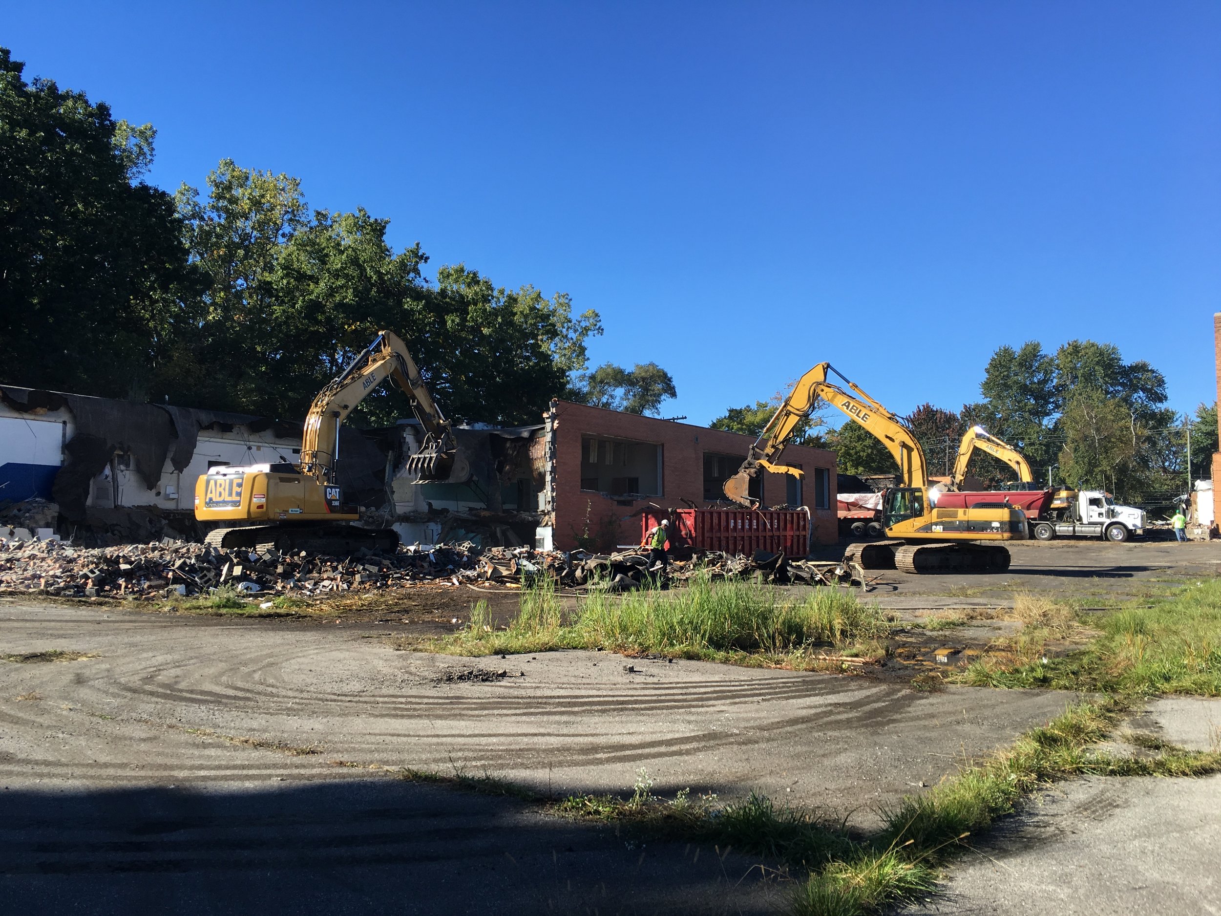 MUNICIPAL DEMOLITION While working with cities such as Detroit, Taylor, Royal oak and many more, we have provided demolition services to demolish over a dozen public schools and many municipal buildings in the Metro Detroit area. Take a look at our reference sheet and our project page to view some of the work we have done and for who.