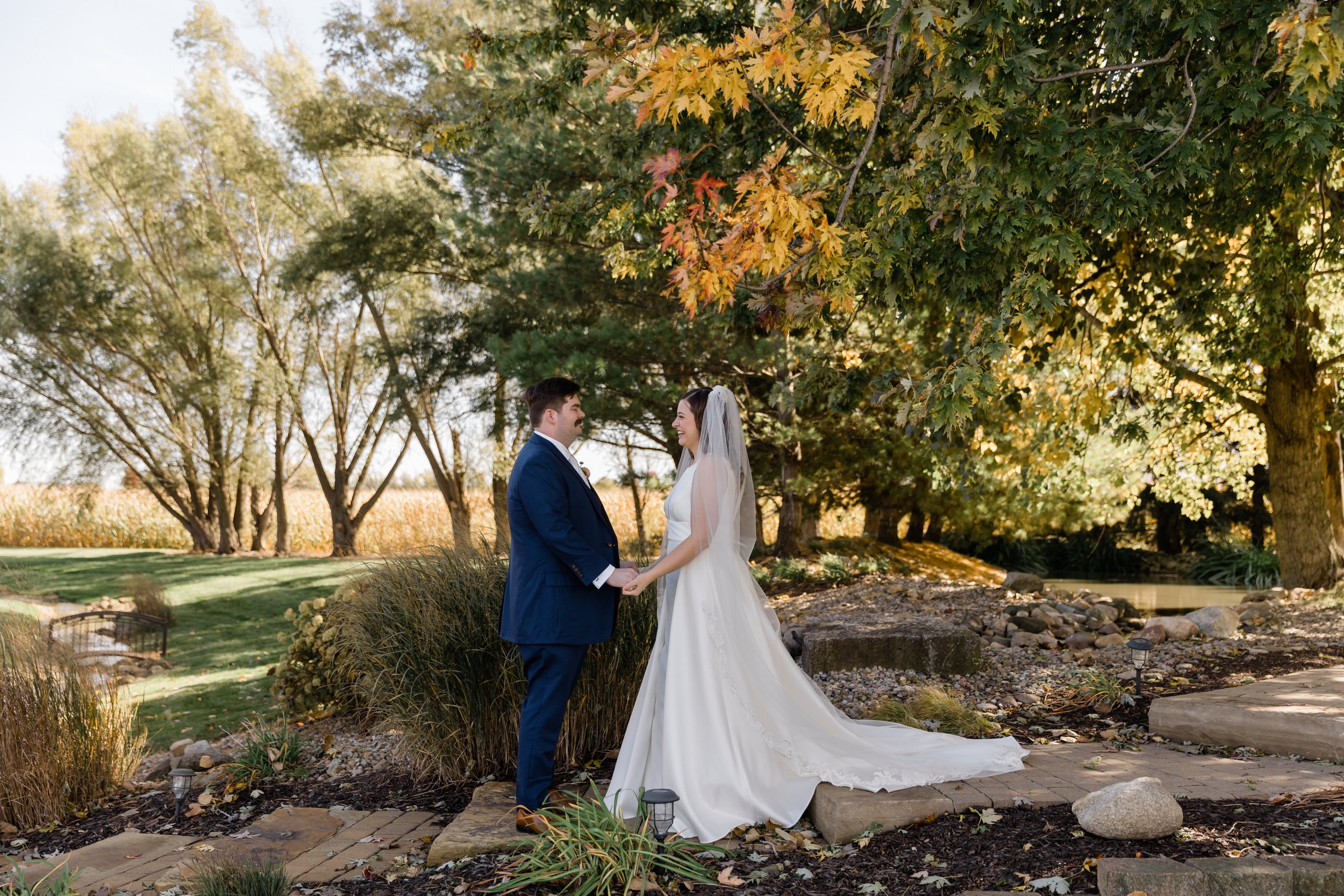 Beautiful Fall wedding at Pear Tree Estate in Champaign, Illinois.