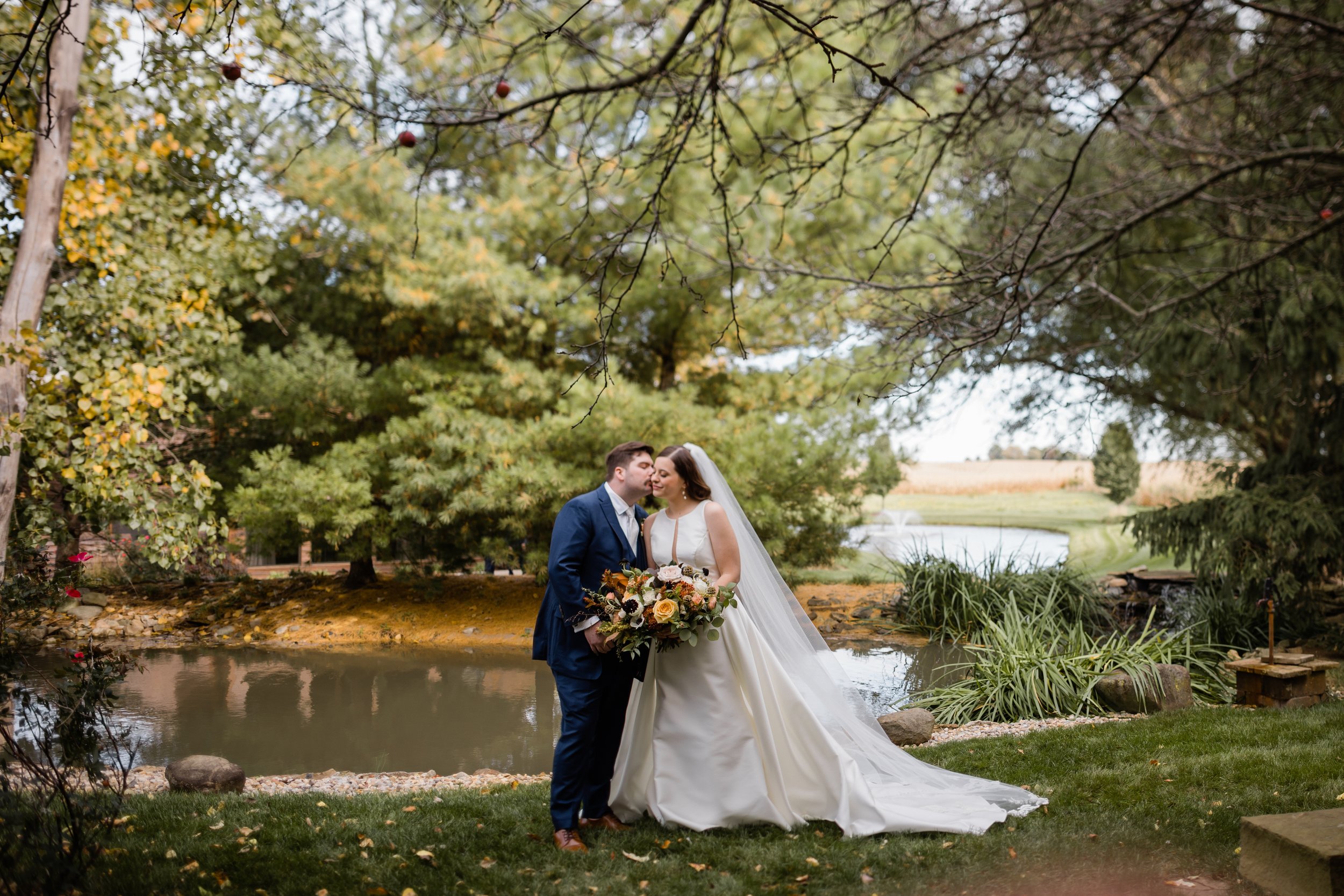 Beautiful Fall wedding at Pear Tree Estate in Champaign, Illinois.