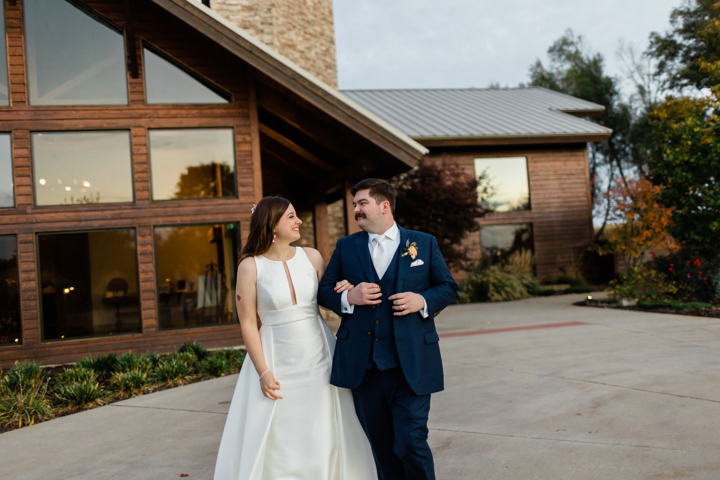 Beautiful Fall wedding at Pear Tree Estate in Champaign, Illinois.