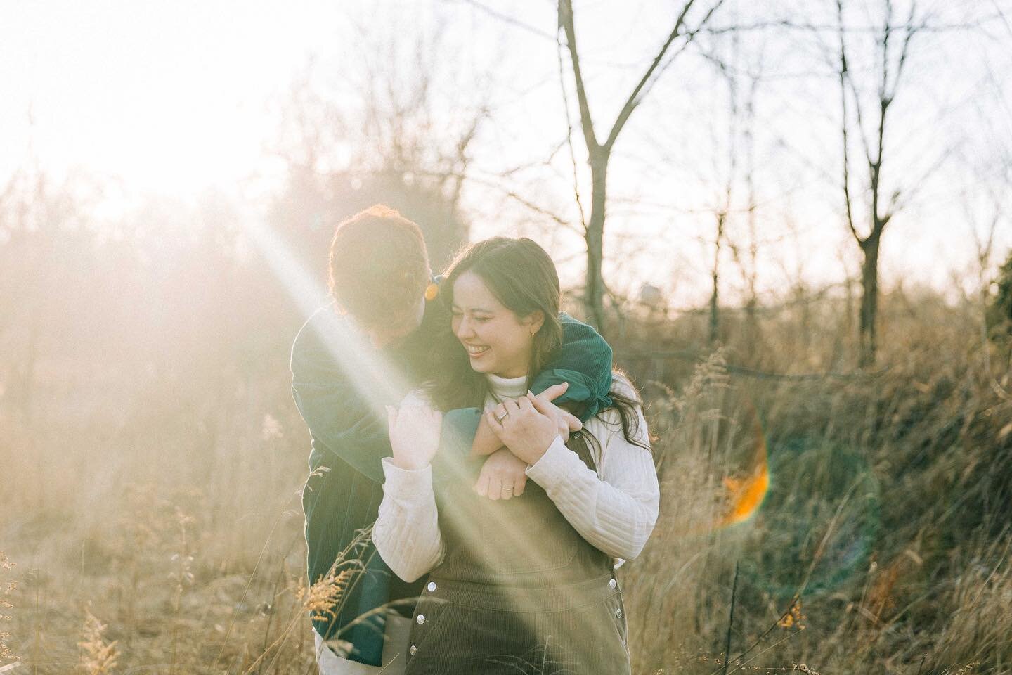 We got lucky with the most beautiful light for Katie + Jessie&rsquo;s session. ☀️