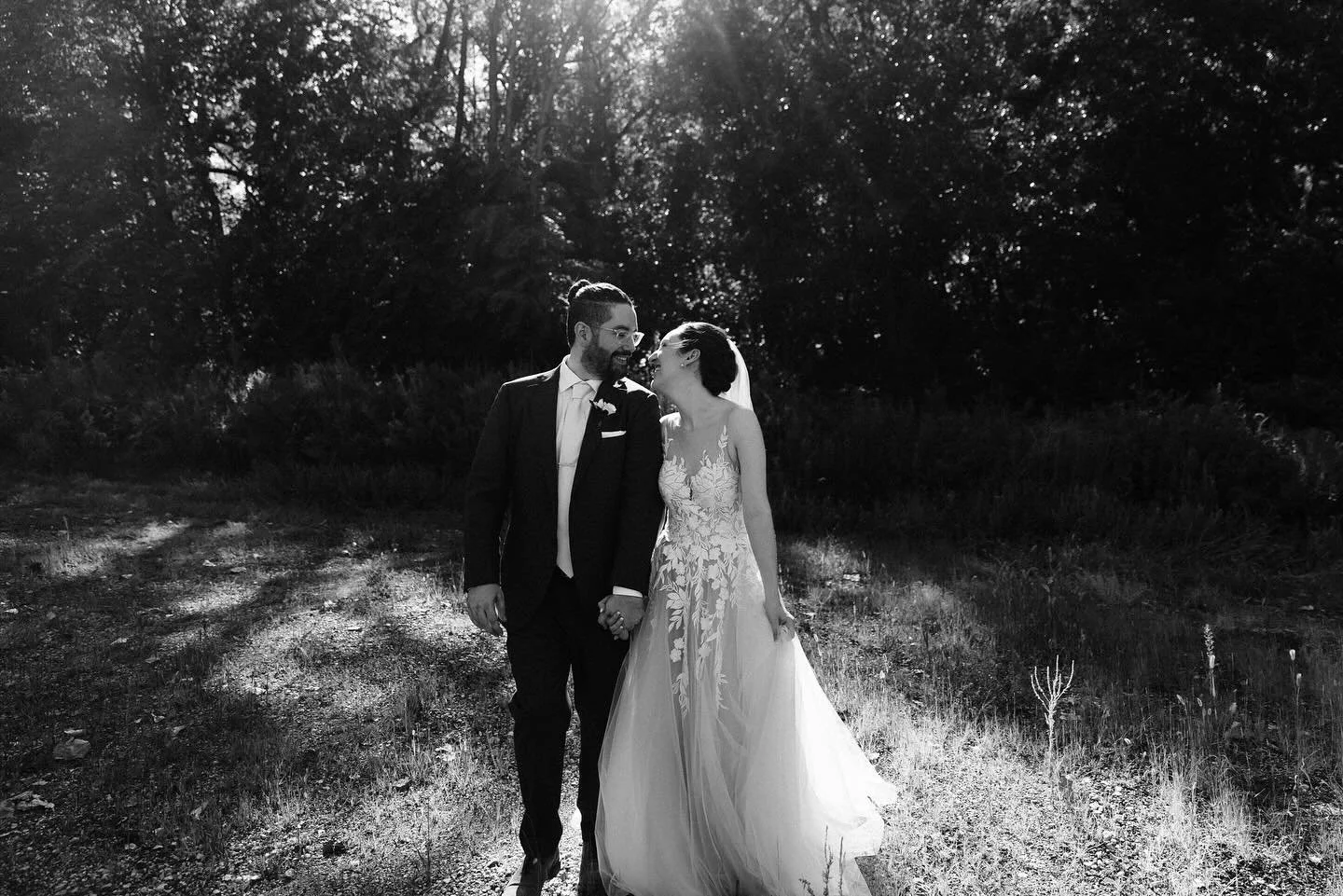 That good good light with Ellie and Greg. 
-
-
-
-
-
-
-
#midwestwedding #weddingdocumentary #documentaryweddingphotography #naturalweddingphotography #peoriaweddingphotographer  #wildlifeprairiepark #candidwedding #weddingpioneerchicago #bnwgreatsho