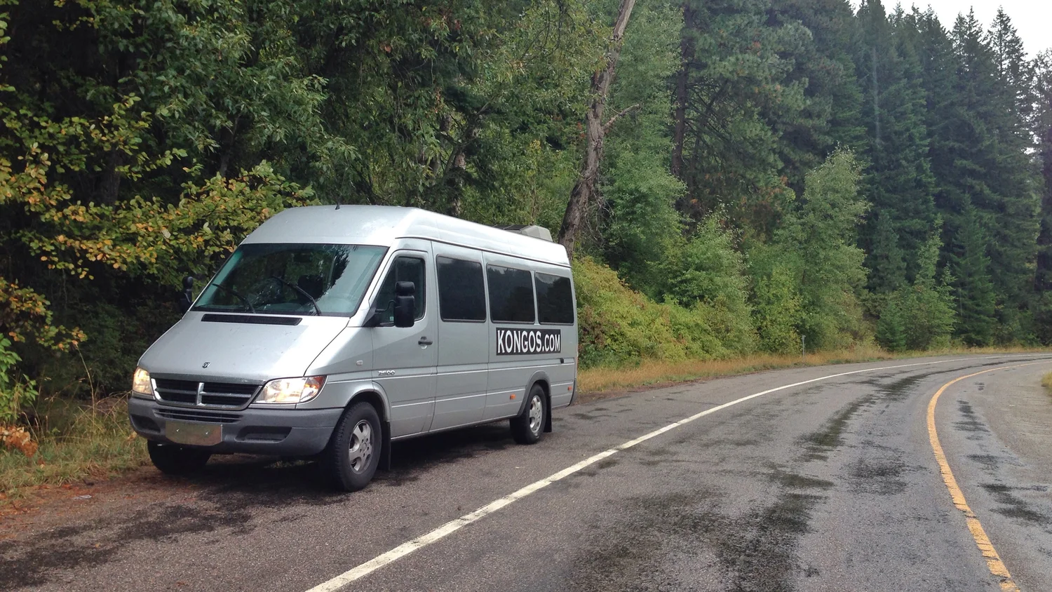 The Front Lounge w/ KONGOS