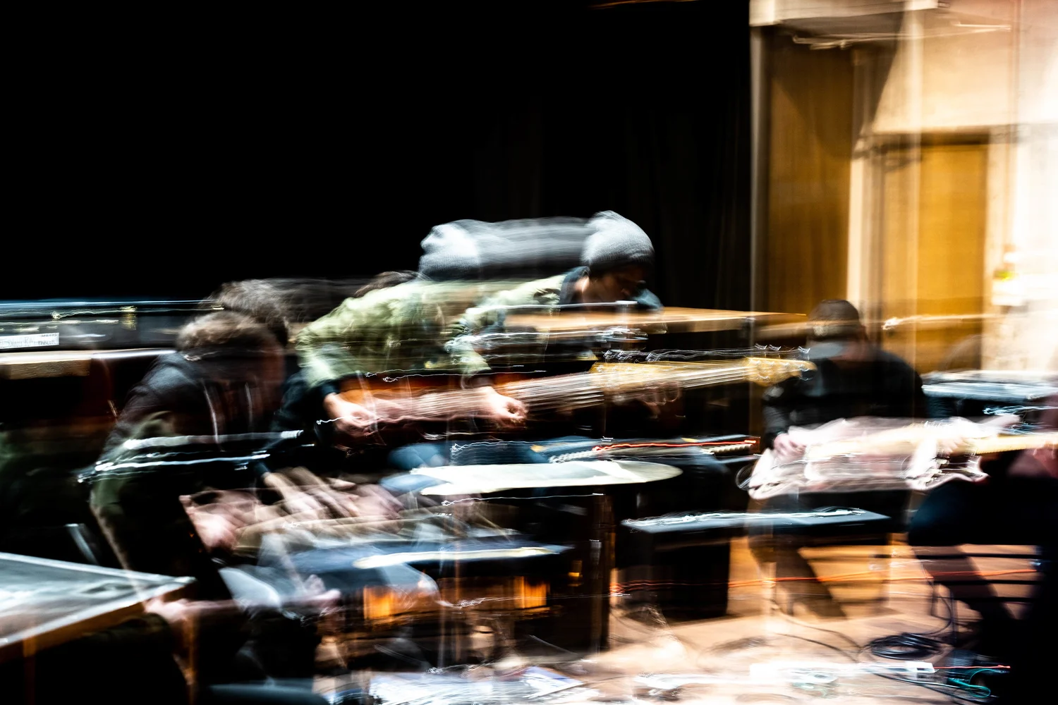 The Front Lounge w/ KONGOS