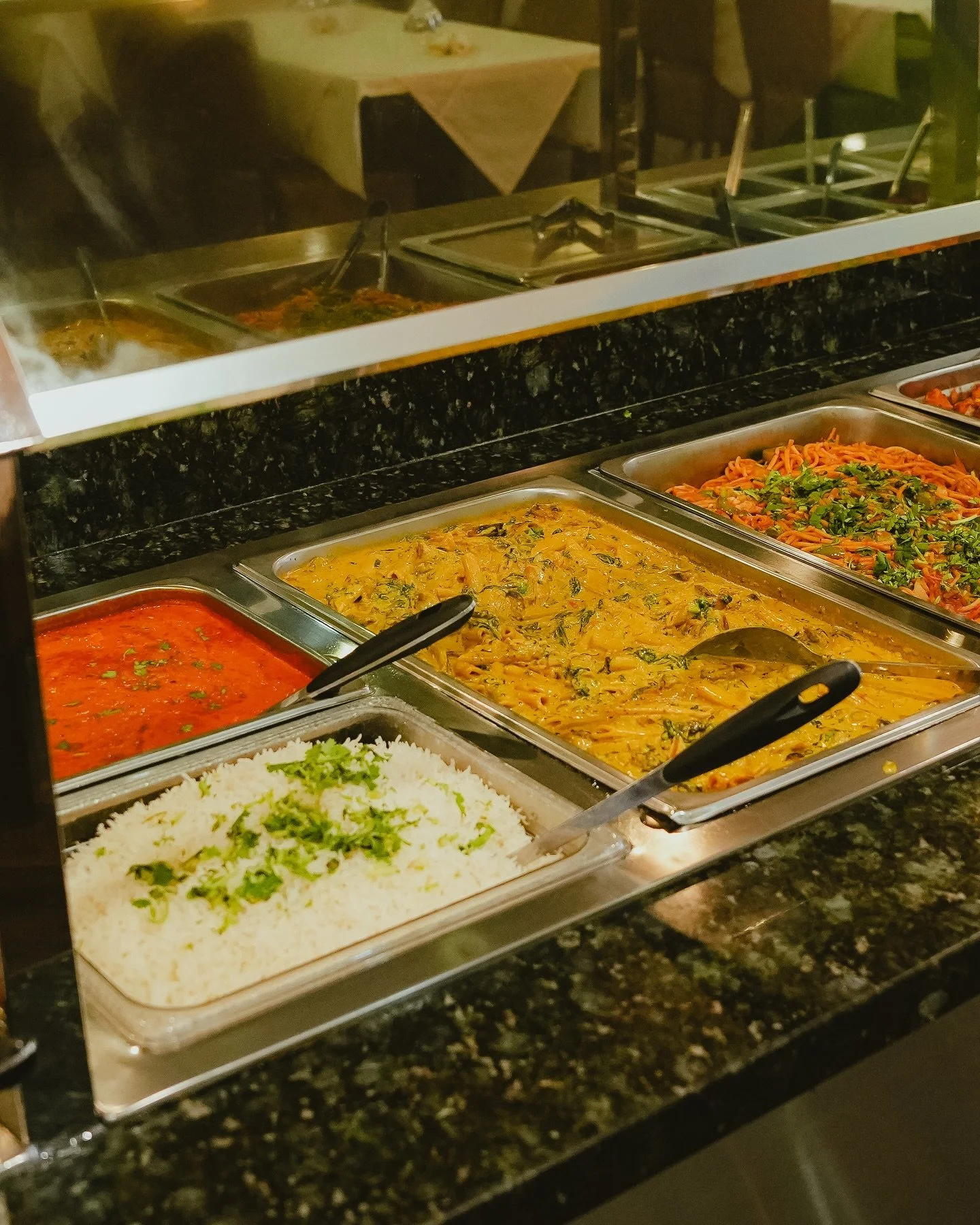 Pani Puri and Makki Roti are on the live station today! 

Available as part of our weekend buffet from 10 am - 3:30 pm every Saturday and Sunday! 🇮🇳