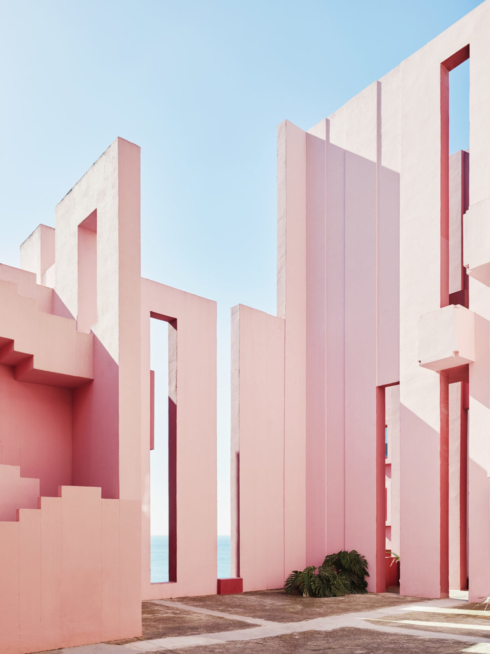 Muralla_Roja_Calpe_Spain_Ricardo_Bofill_Taller_Arquitectura_011b-1078x1440.jpg