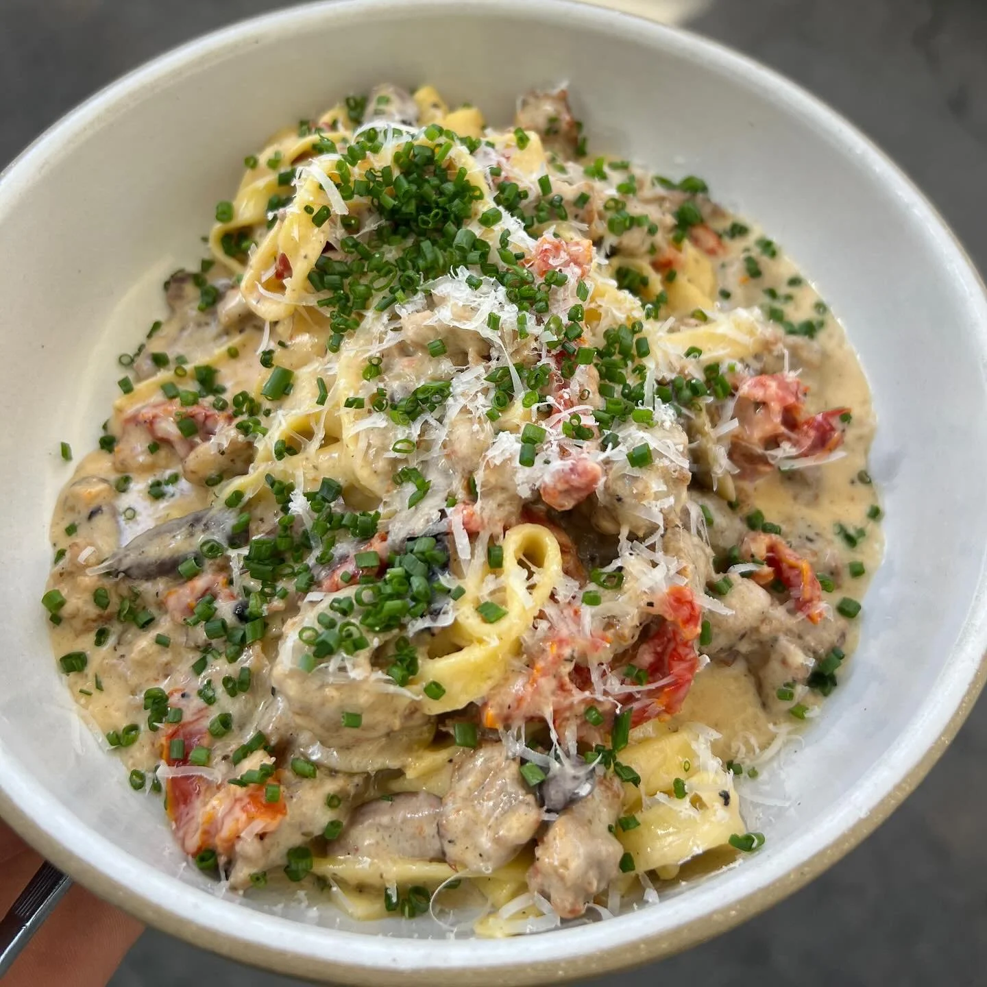 Pasta Wednesday Special! 🍝
Fettuccine in a Cream Sauce with Italian Sausage, Sun-dried Tomato, Marinated Olives and Parmigiano Reggiano
$11 Glasses of Wine All Night 🍷
Happy hour 3-6 🍕 🥗 🍻 🌱
Our Hours:
Mon-Thurs 3-9pm.
Fri-Sat 12-10pm.