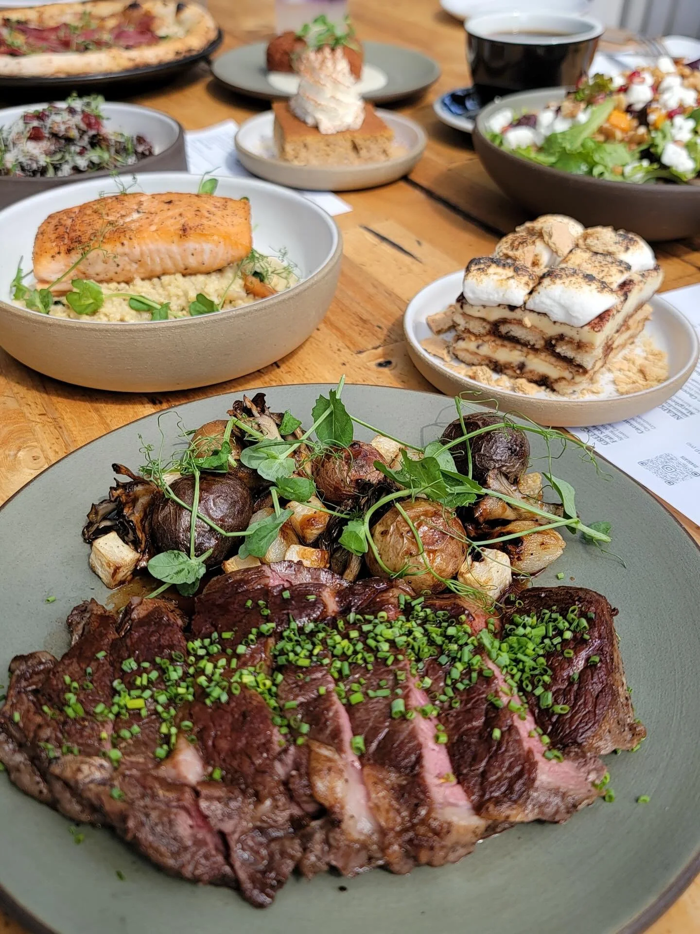 The weekend’s calling — fill it with happy hour sips, craft cocktails, and even better eats. ✨
Fridays 12-3 $5 drafts 🍻
Happy hour 3-6 🍕🍟 🍷 🌱
Our Hours:
Mon-Thurs 3-9pm.
Fri-Sat 12-10pm.
Sun 12-9pm.
See you here. 🌙
• Res