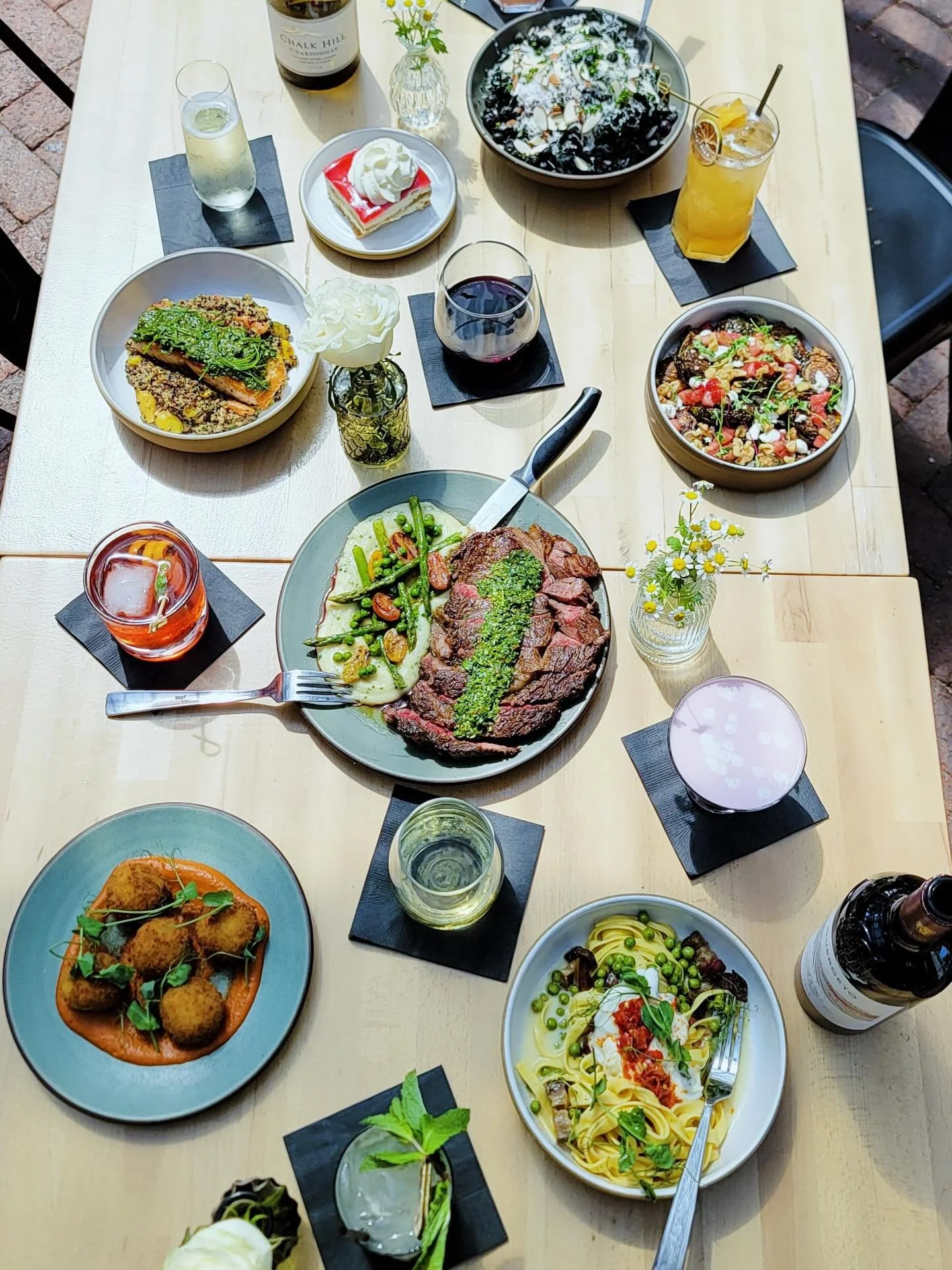 Spring is in the air 🌸🌼🌷
Today is the start of our spring menu. 
We have also added a new drink to our happy our menu. #happyhour all day today 

See you guys there 
#ocrestaurants #craftcocktails #spring #springmenu