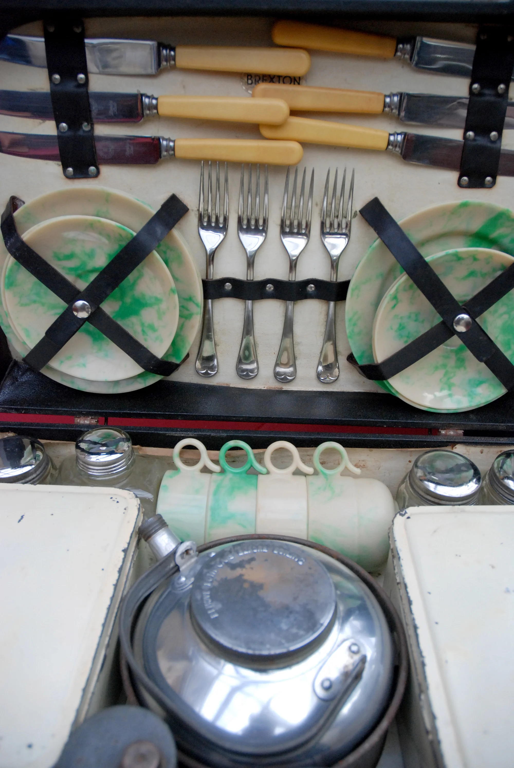 Picnic Set. Jazz Age Garden Party. Chavenage. 2007. 