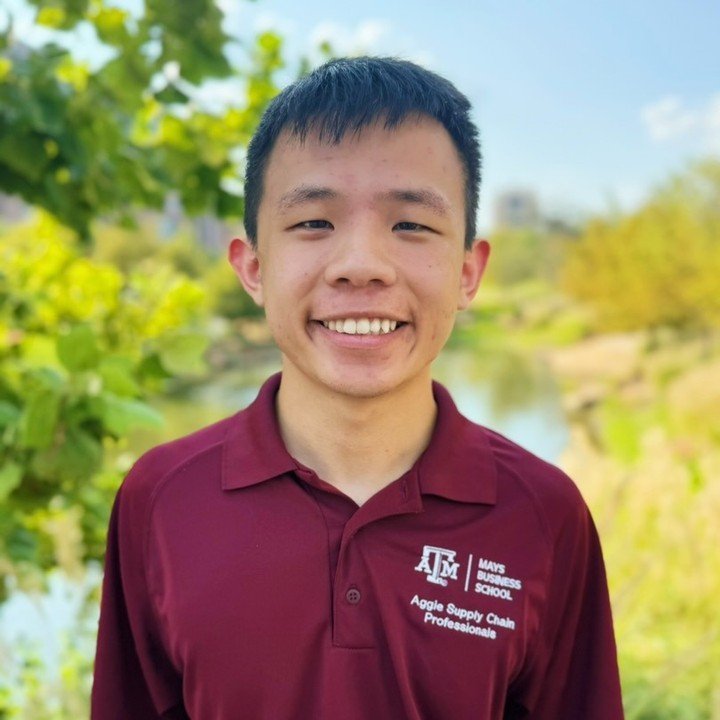 Next One! Our Vice President for 2024-2025, Louis Tsai!! He is a senior supply chain management major, has been in ASCP for 2 years, and previously served as our Secretary! Louis enjoys playing guitar🎸🎶, cooking, gardening , and reading📖! He is in