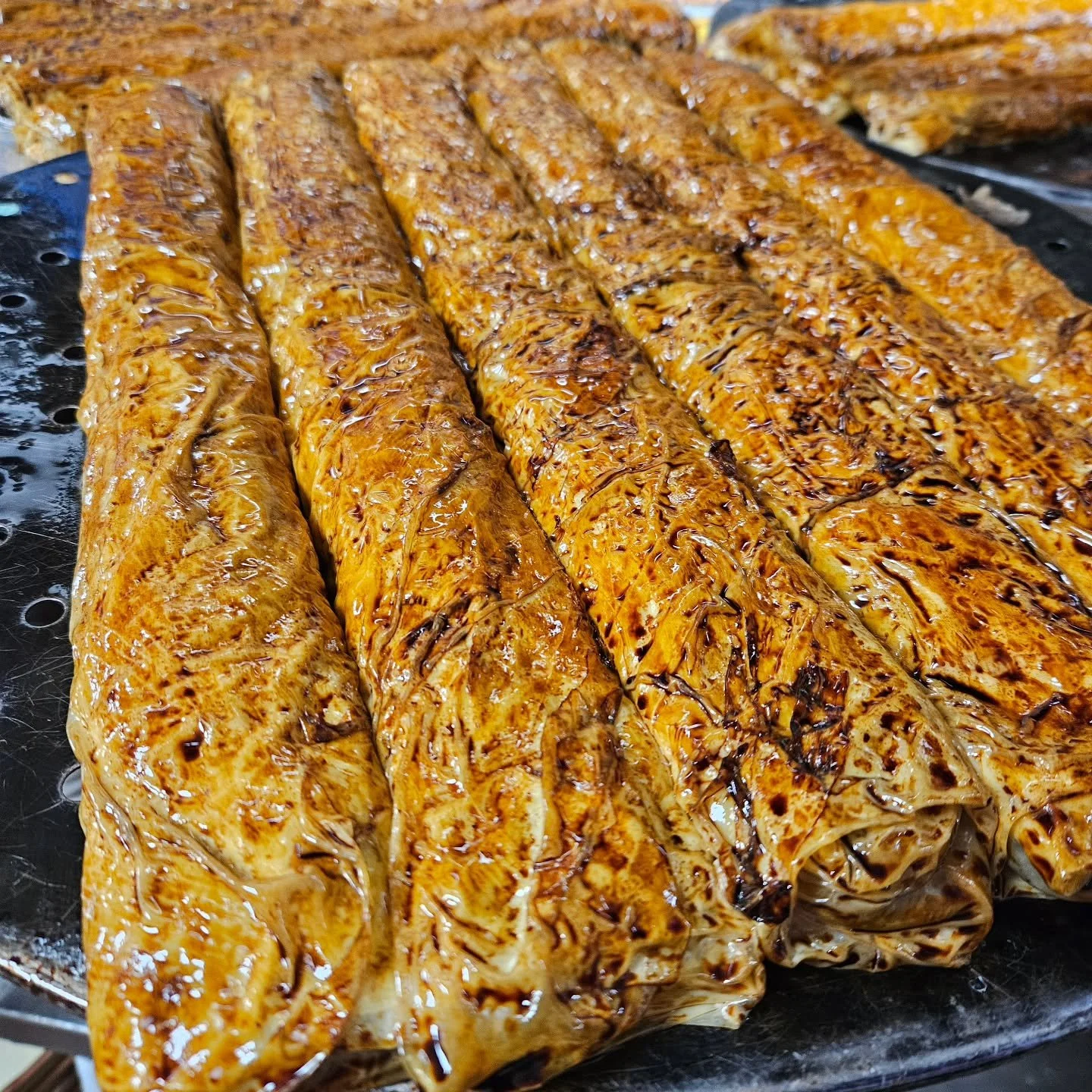 Appetizer:
Handmade Five Spice Beancurd Roll😋
Tasty and full of flavor.

Daily Restaurant Hours 11:00~20:00
Daily DimSum 11:00~15:00

📍 Located at: 1363 Kingsway, Vancouver, BC, V5V 3E3
📞 Call us at: 604-255-8927

#vegan #vegetarian #healthlymeal 