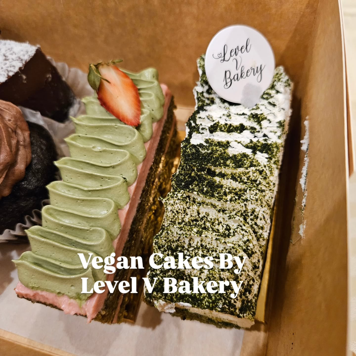 Thank you Monica from Level V Bakery for your delicious sweets! @levelvbakery

Sun Bo Kong has been promoting Vegetarian Lifestyle for over 30 years in Vancouver, and these few years, we even put extra efforts in creating mostly Vegan Dim Sum and Can