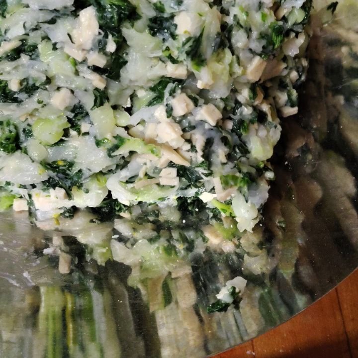 Fresh Artisan Dim Sum serving everyday at our restaurant! Featuring here the making of our Number One selling dumplings "Steamed Vegetable Dumplings"!

Come taste them between 11am~3pm everyday.

They are meat-free! Dairy-free! Eggless! 

1